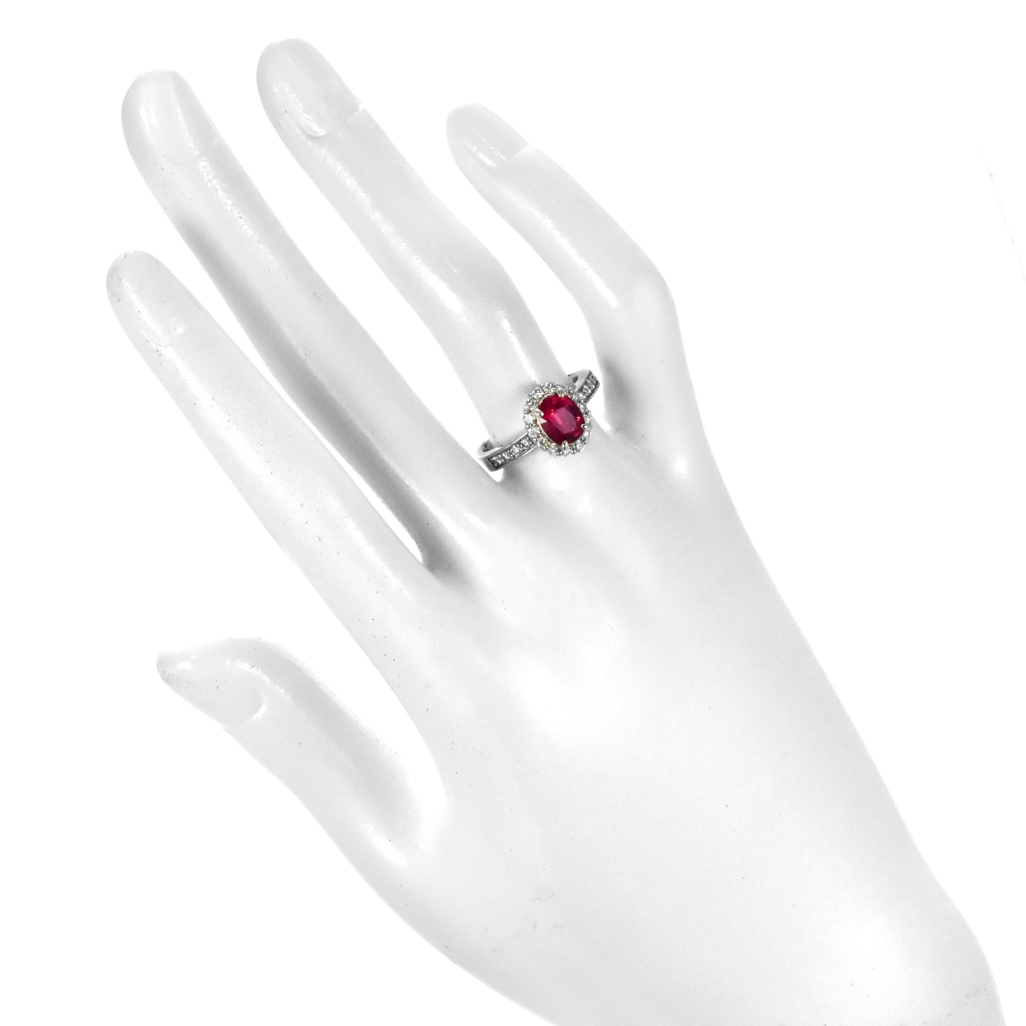Bague en platine certifiée GIA de 1.229 carat de spinelles rouges naturelles et de diamants en vente 3