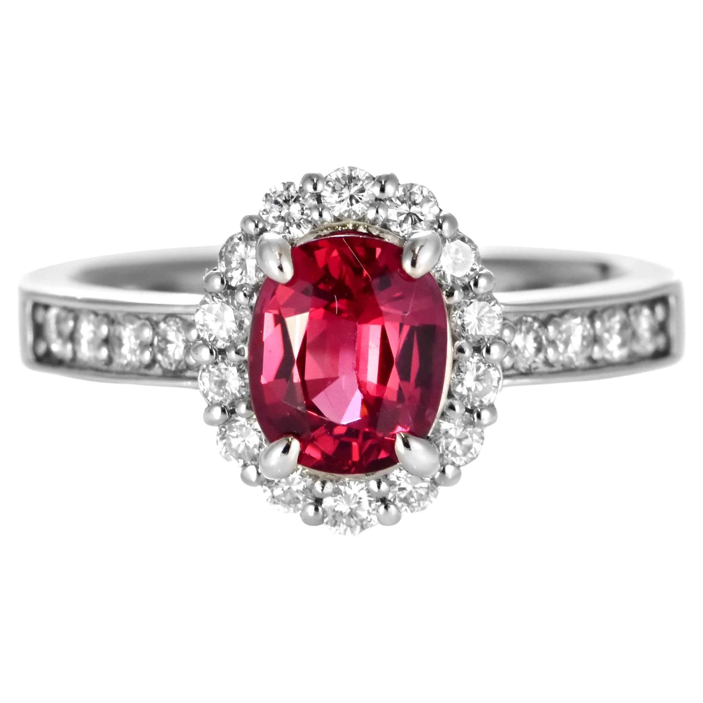 Bague en platine certifiée GIA de 1.229 carat de spinelles rouges naturelles et de diamants