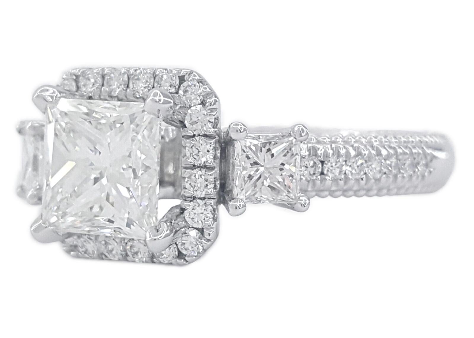 Moderne Bague solitaire en diamant taille princesse de 1,23 carat certifie GIA en vente