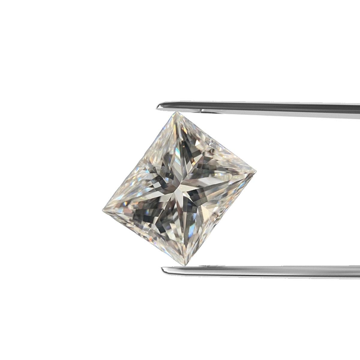  ITEM DESCRIPTION

ID #: NYC57058
Stone Shape:	PRINCESS CUT DIAMOND
Diamond Weight:	1.23ct
Clarity: VVS2
Color: H
Cut:	Excellent
Measurements: 6.50 x5.37x 4.26 mm
Depth %:	79.40%
Table %:	74.00%
Symmetry: Fair
Polish: Good
Fluorescence: