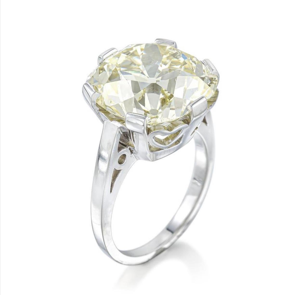 Bague de fiançailles en platine avec diamant coussin de 12,32 carats certifié par le GIA.  en vente 6