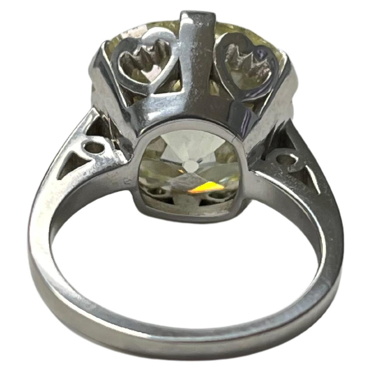 Bague de fiançailles en platine certifiée GIA 12.32 Carat Old Mine Cushion Diamond Excellent état - En vente à New York, NY