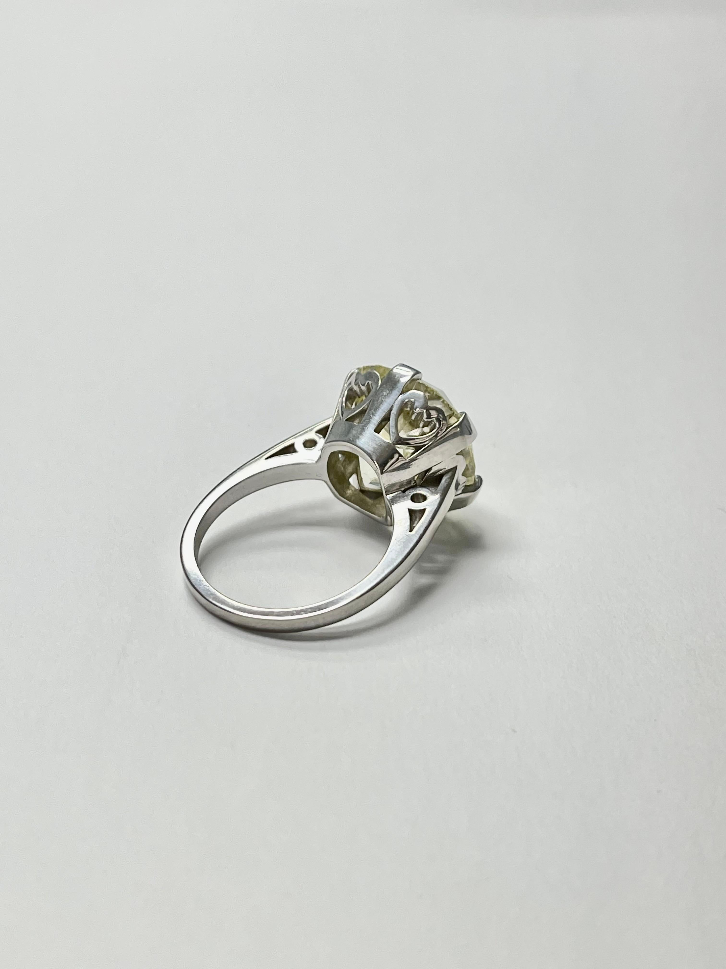 Bague de fiançailles en platine certifiée GIA 12.32 Carat Old Mine Cushion Diamond Unisexe en vente