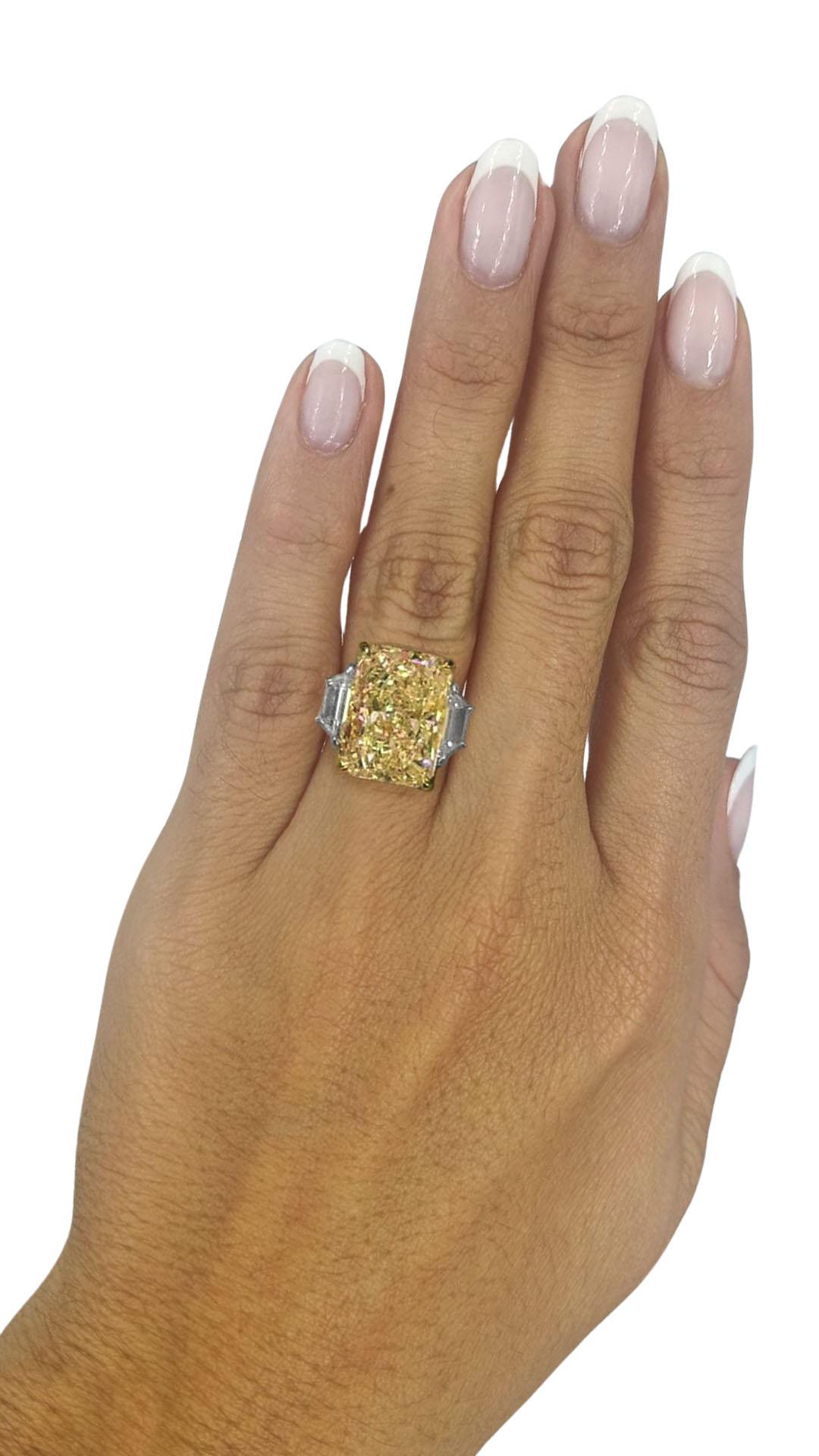 GIA Certified 12.34 Carat Fancy Light Yellow Cushion Cut Diamond Ring In New Condition For Sale In Chicago, IL