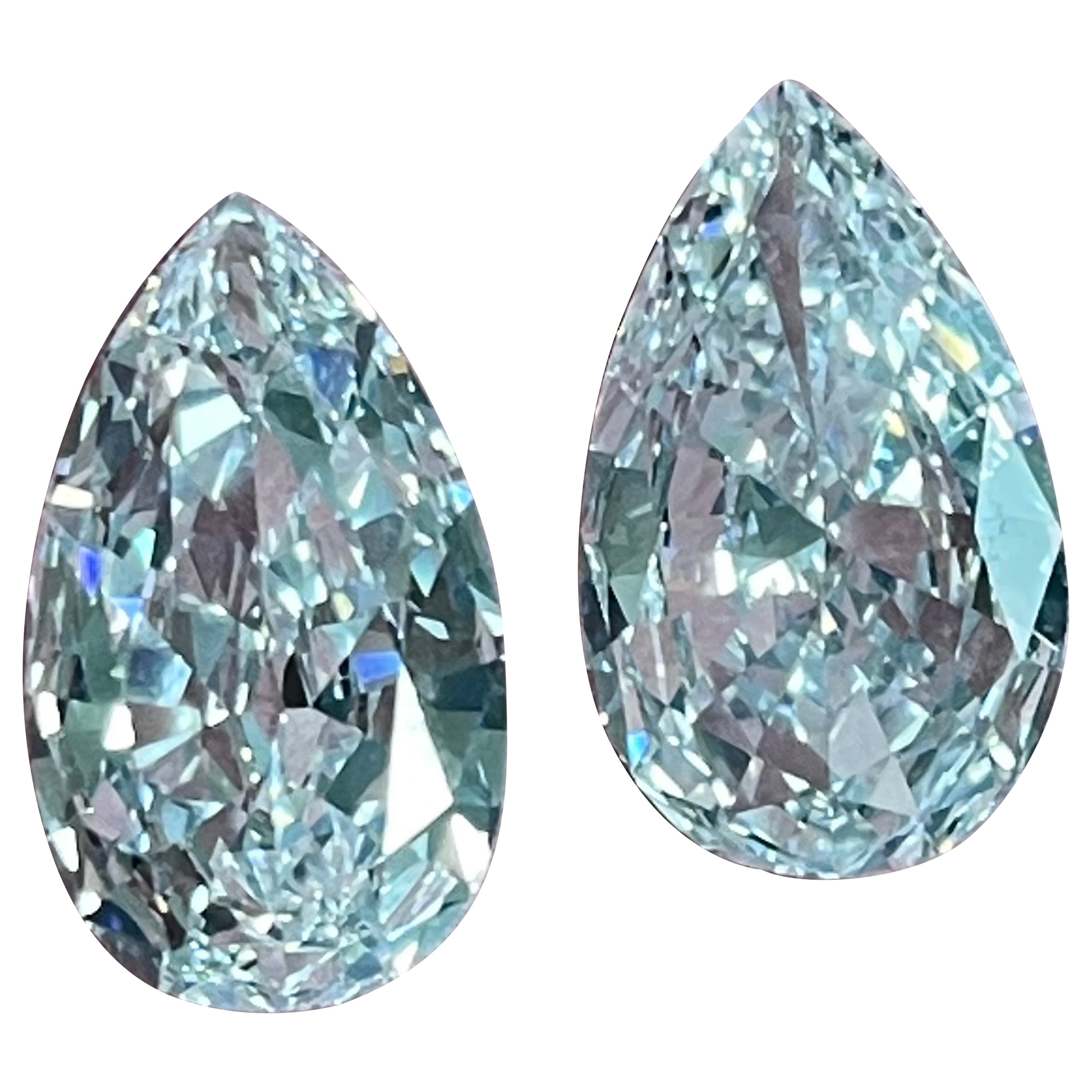 GIA-zertifiziertes 12,38 Karat D-Farb-Diamantenpaar in Birnenform.