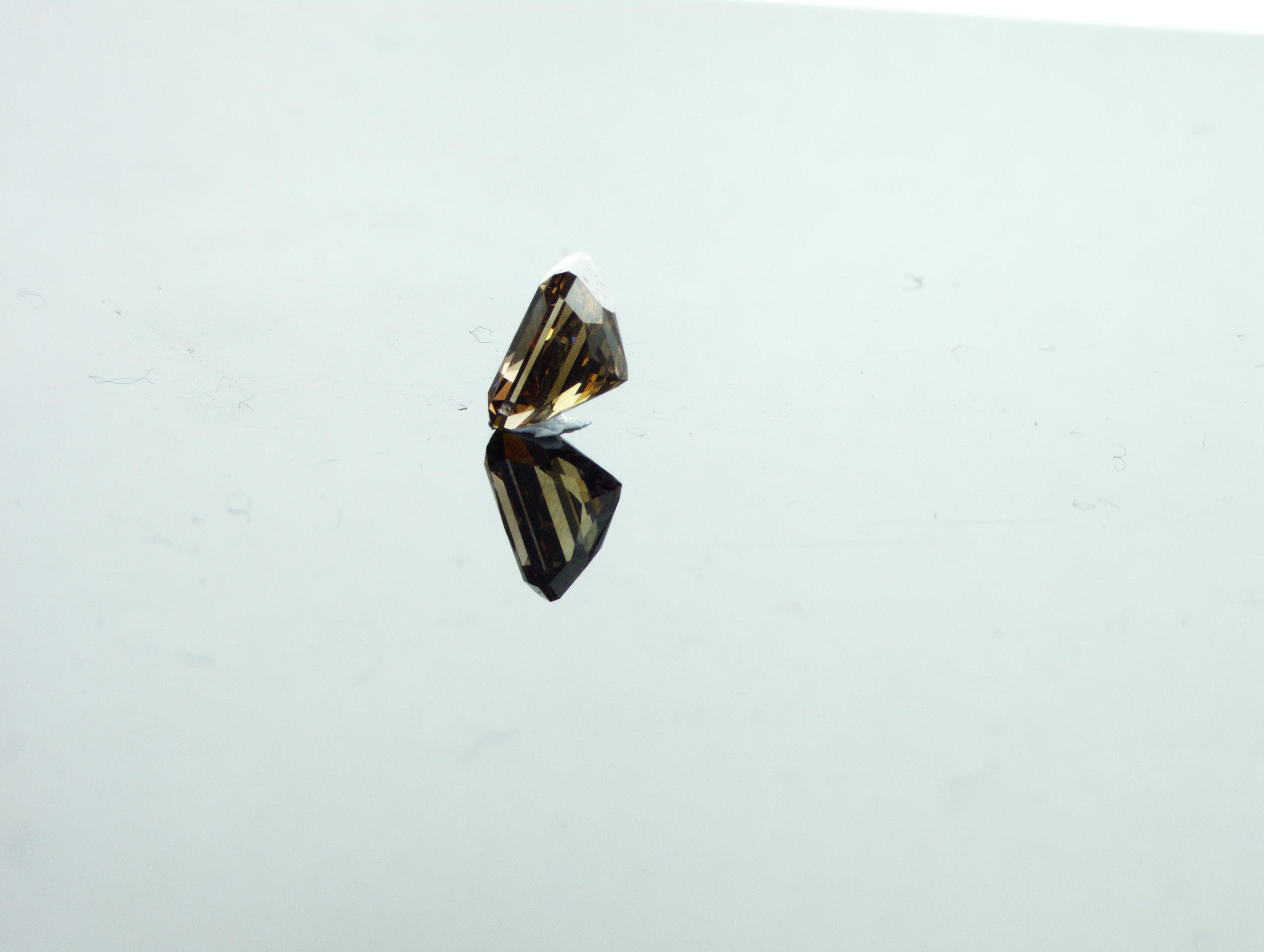 GIA certified 1.24 carat Rectangular Cut Natural Fancy Dark Orangy Brown Diamond In New Condition For Sale In Dubai, UAE