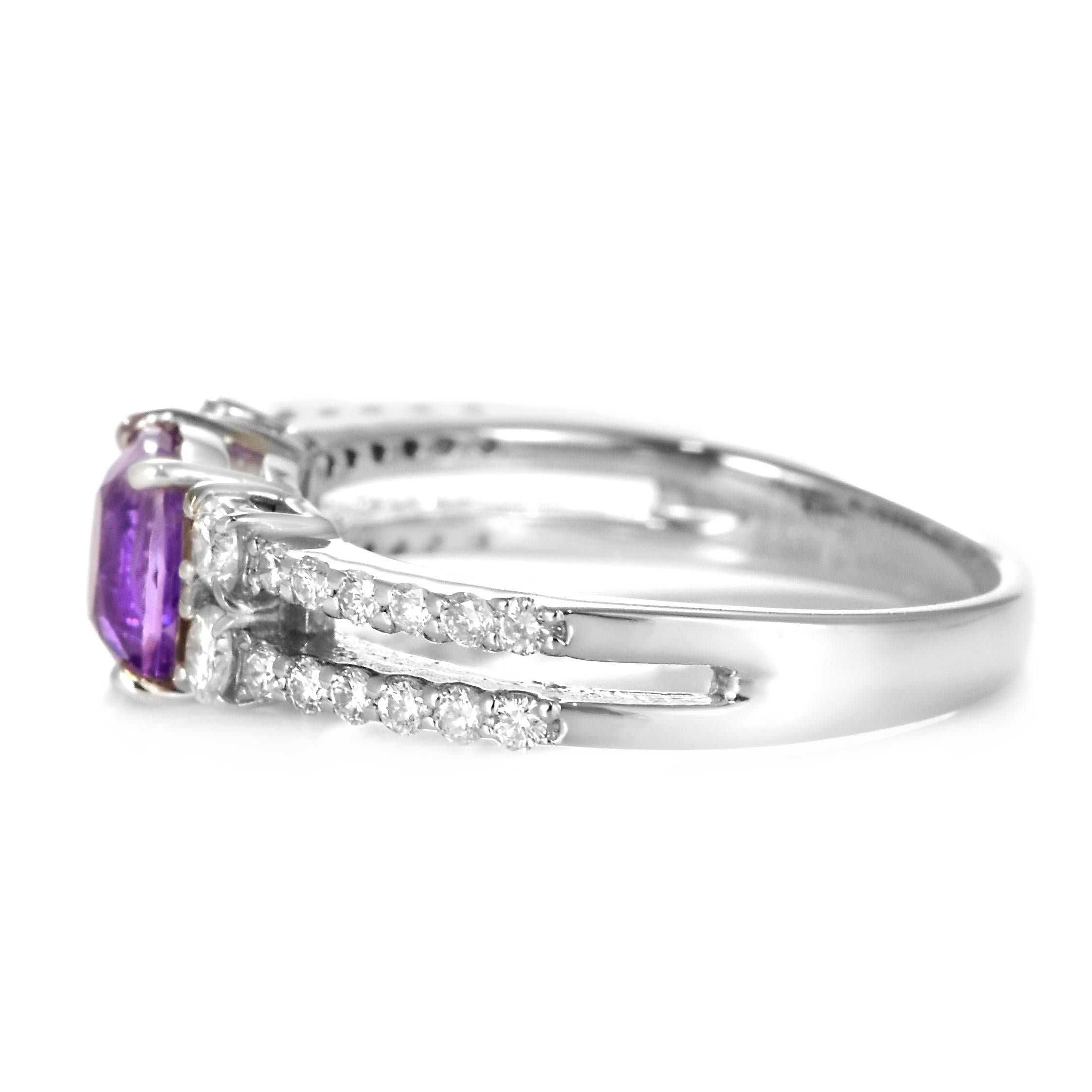 Anello con zaffiro rosa e diamante non riscaldato certificato GIA da 1,24 carati in platino in vendita 1