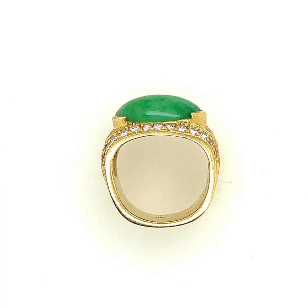 GIA-zertifizierter 12,51 Gramm natürlicher Jadeit A Jade & Diamant Goldring um 1950 im Angebot 6