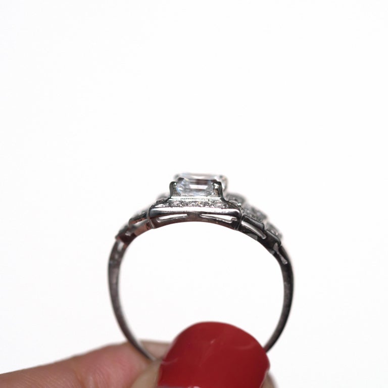 GIA Certified 1.26 Carat Diamond Platinum Engagement Ring For Sale at