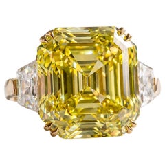 GIA zertifizierter 12.7 Karat Fancy Vivid Yellow Diamantring