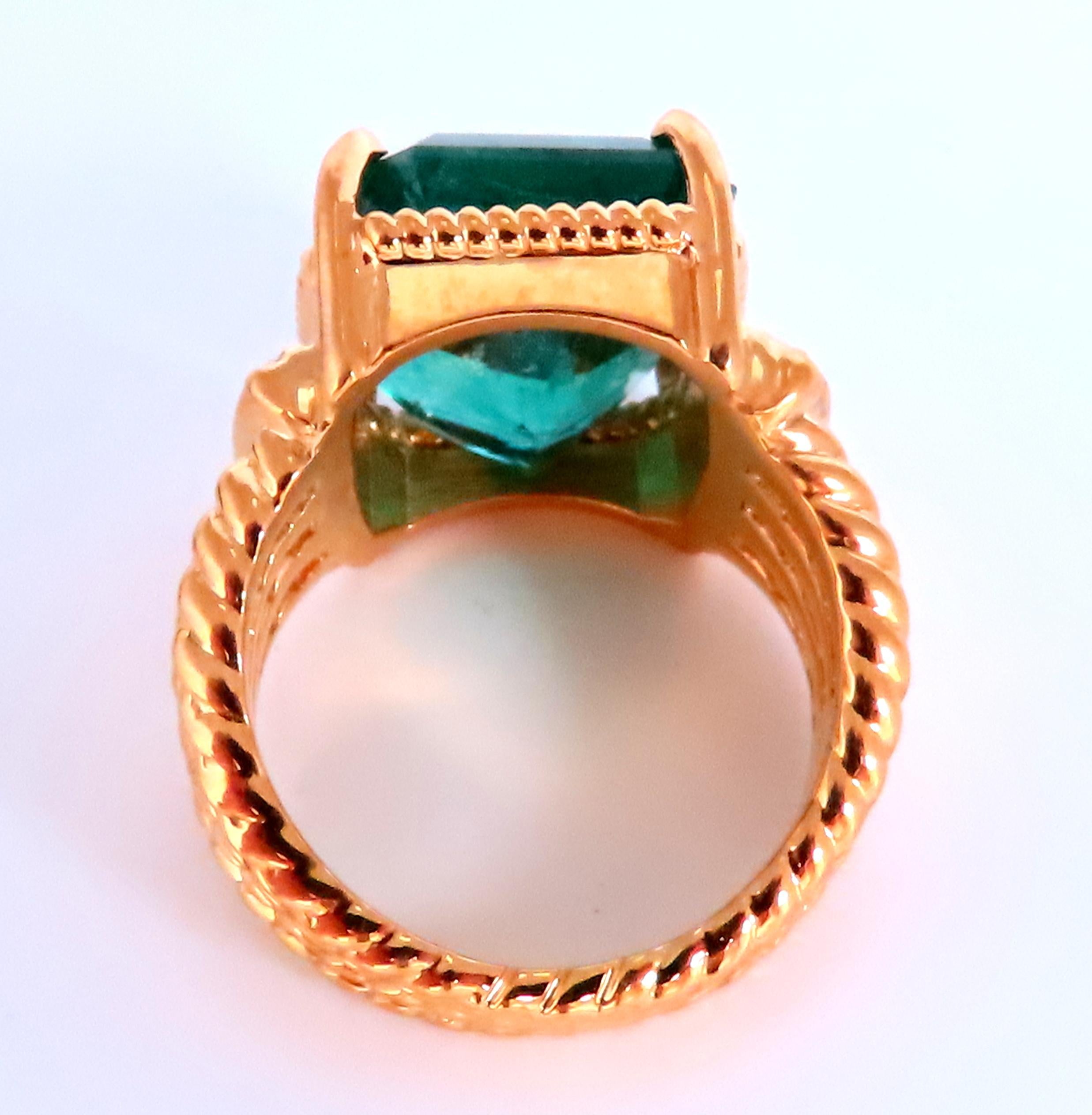 Taglio smeraldo Anello con diamanti smeraldo naturale certificato GIA 12,70ct 18kt 44214 in vendita