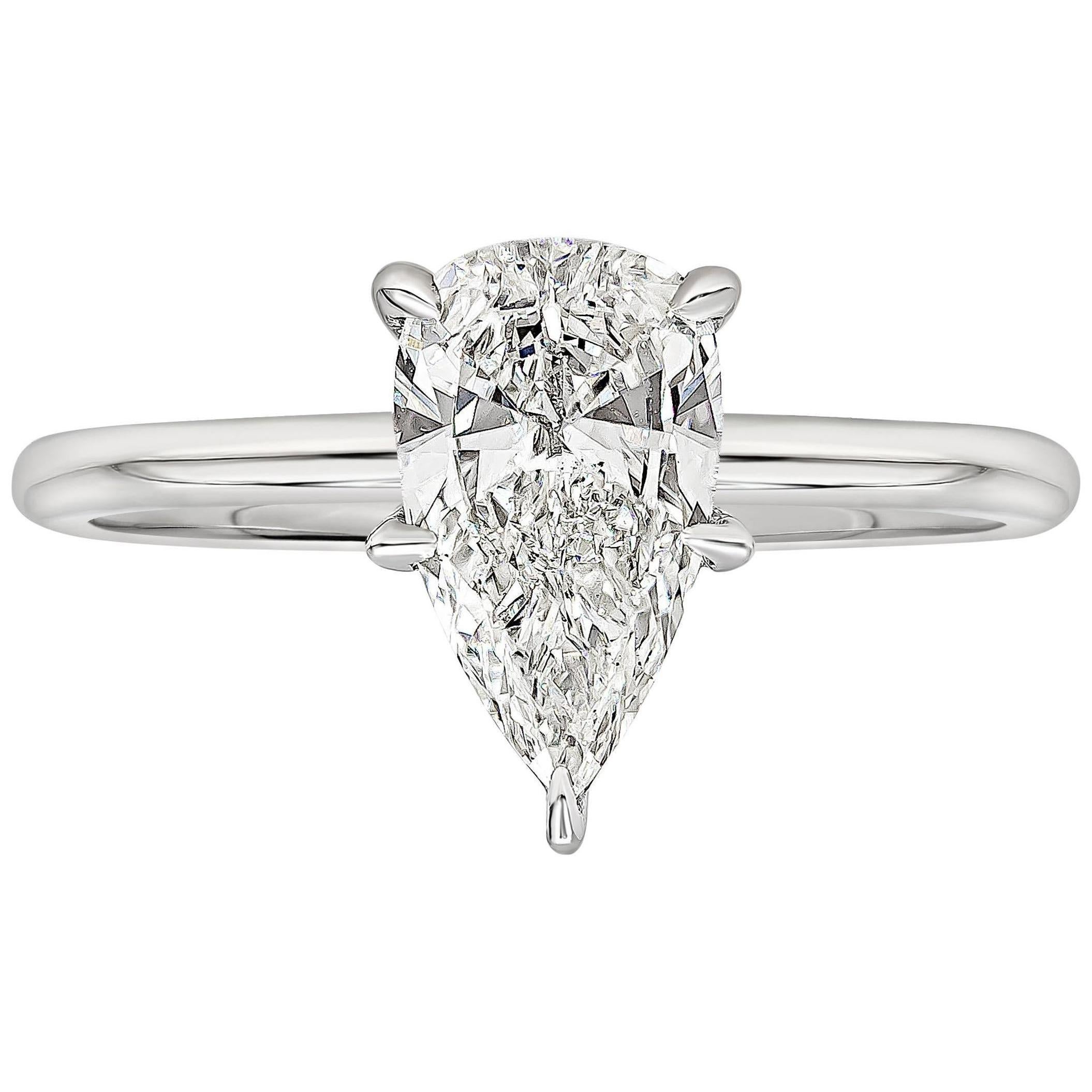 GIA Certified 1.28 Carats Pear Shape Diamond Solitaire Engagement Ring For Sale