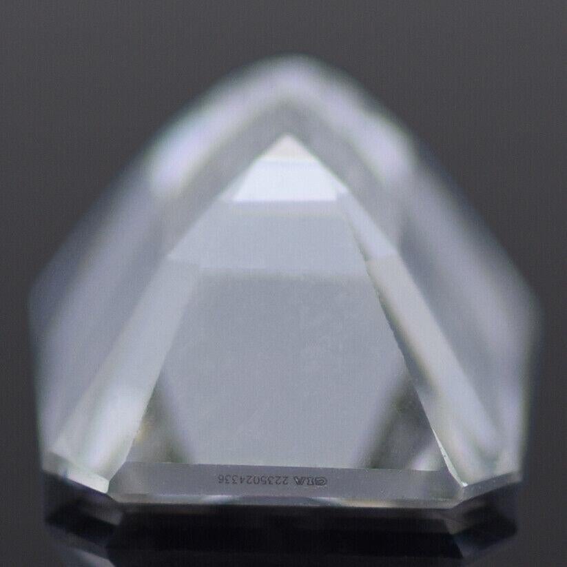 GIA REPORT NUMBER: 2235024336
Shape:Emerald Cut
Measurements:7.48 x 5.32 x 3.70 mm
Carat Weight:1.28 carat
Color Grade:G
Clarity Grade:VVS2
Depth:69.5%
Table:75%
Girdle:Extremely Thin to Very Thick,