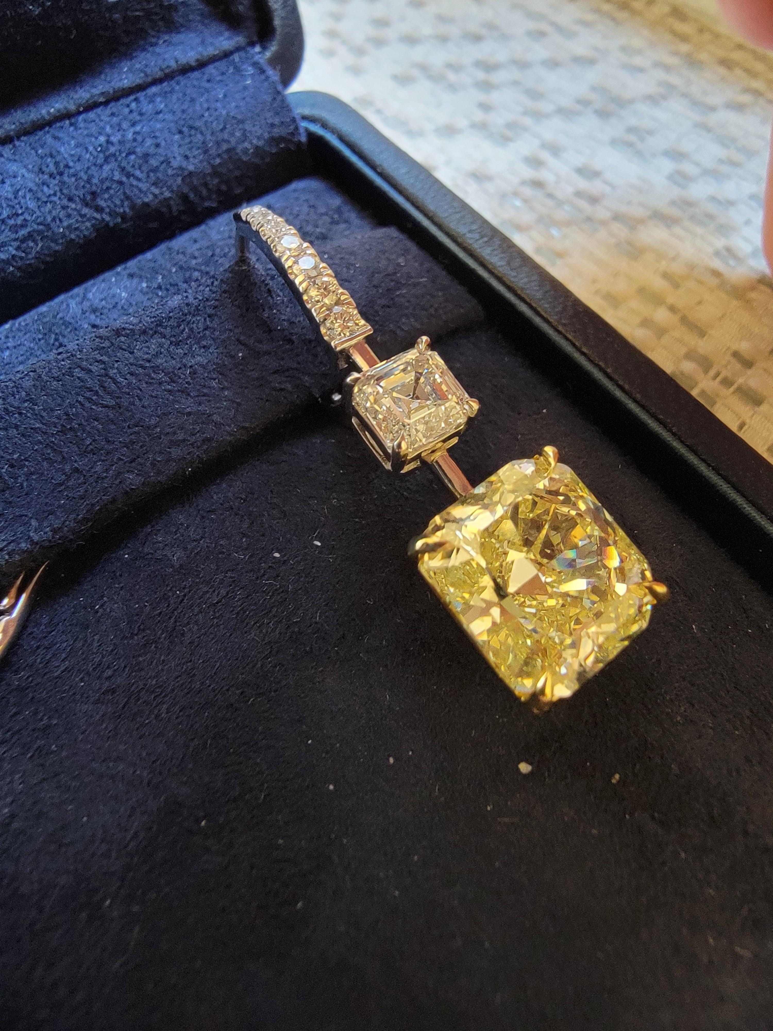Issac Nussbaum  12.91 Carat 18K WG-YG Square Emerald Diamond Earrings In New Condition For Sale In New York, NY