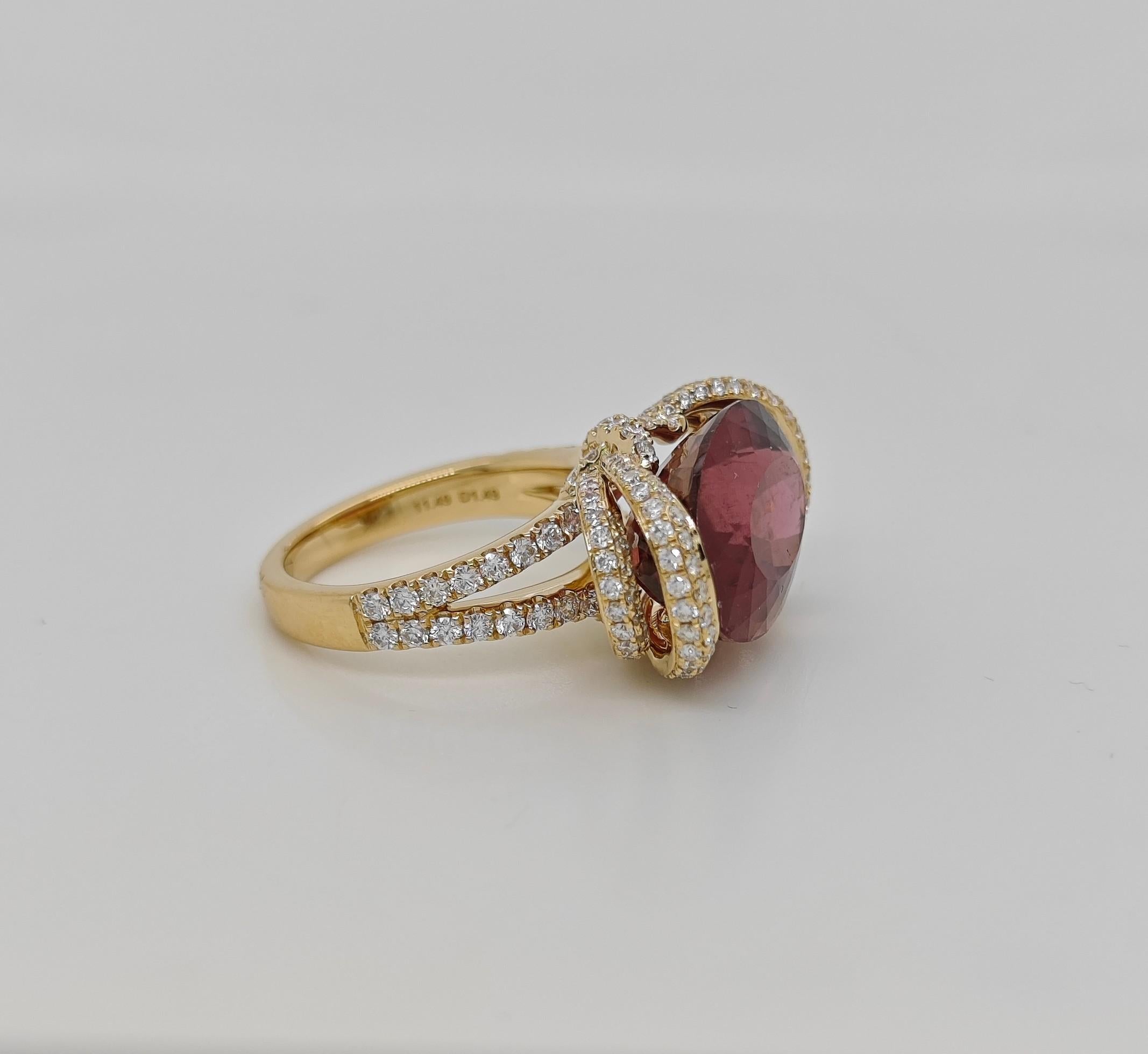 Anillo de oro amarillo con turmalina y diamante blanco certificado por GIA de 12.98 quilates en Nuevo estado para la venta en New York, NY