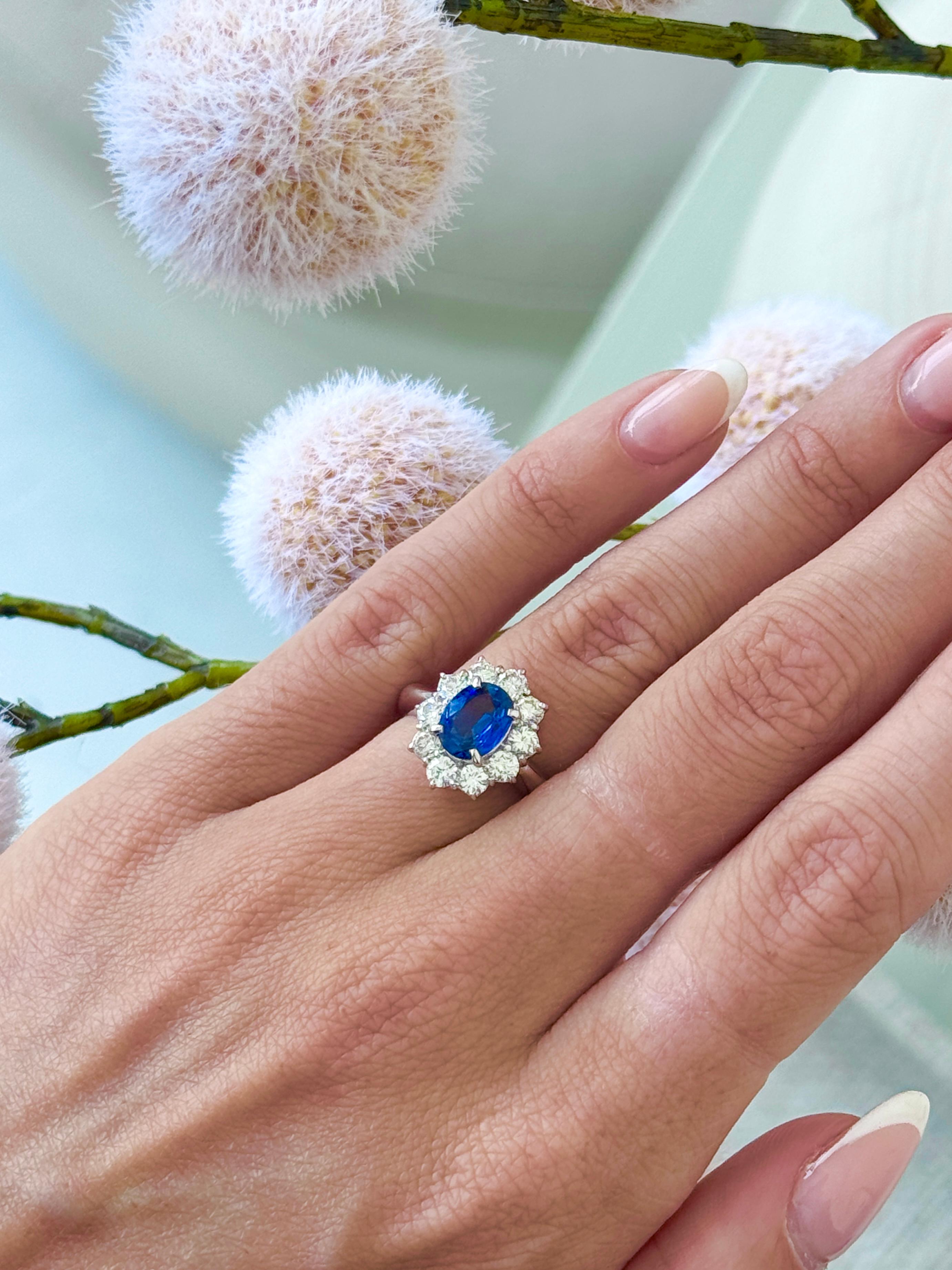 Art Deco GIA Certified 1.3 carat Ceylon Blue Sapphire & Diamond Halo Platinum Ring For Sale