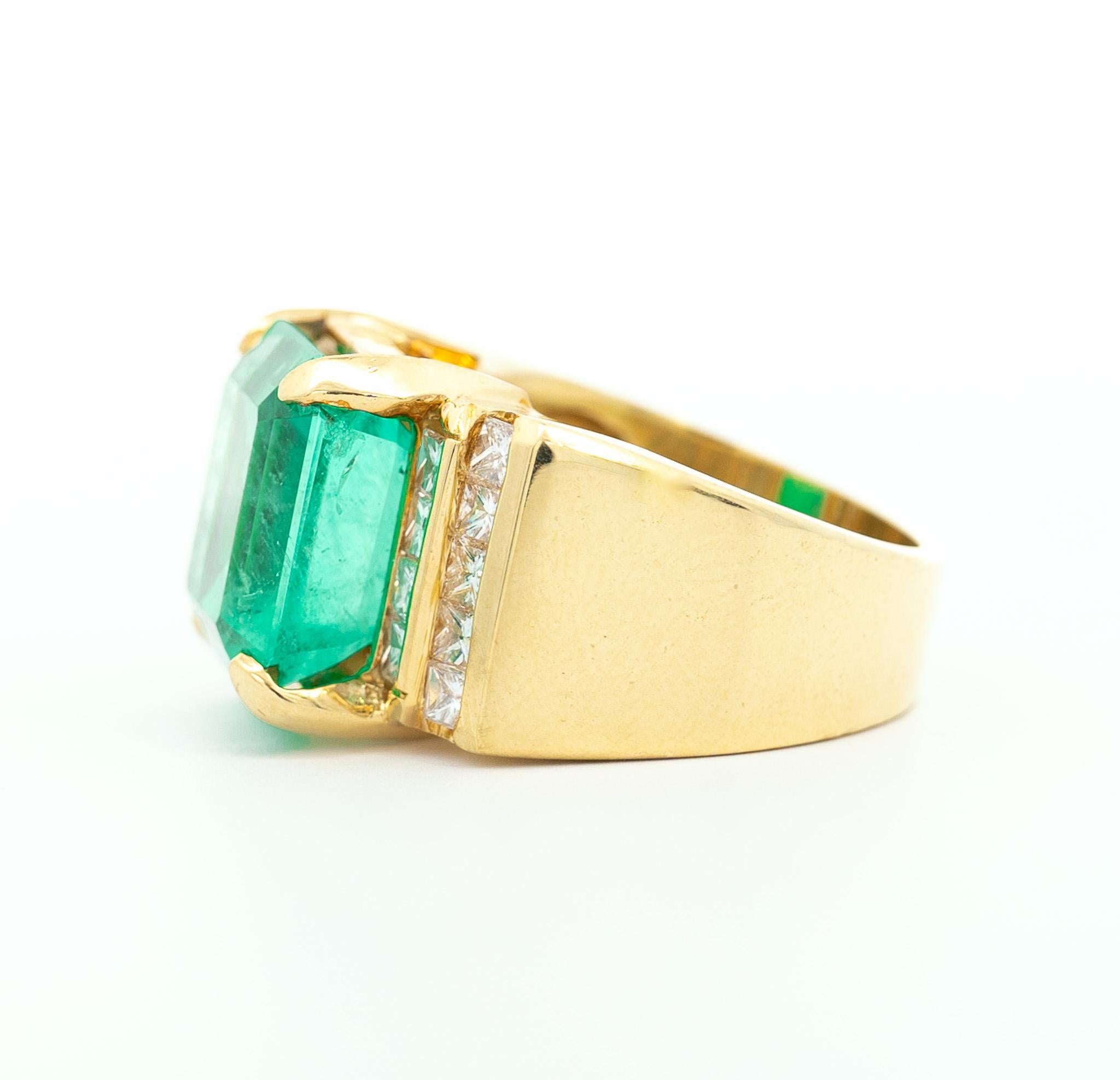 GIA-zertifizierter 13 Karat kolumbianischer Smaragd & Prinzessin-Diamant Unisex-Ring in 18k im Angebot 5