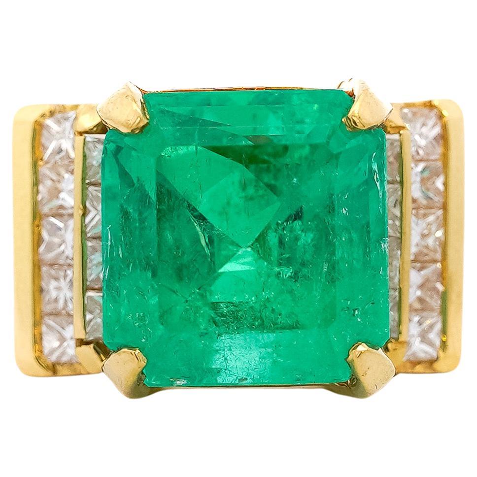 GIA Certified 13 Carat Colombian Emerald & Princess Diamond Unisex Ring in 18k For Sale