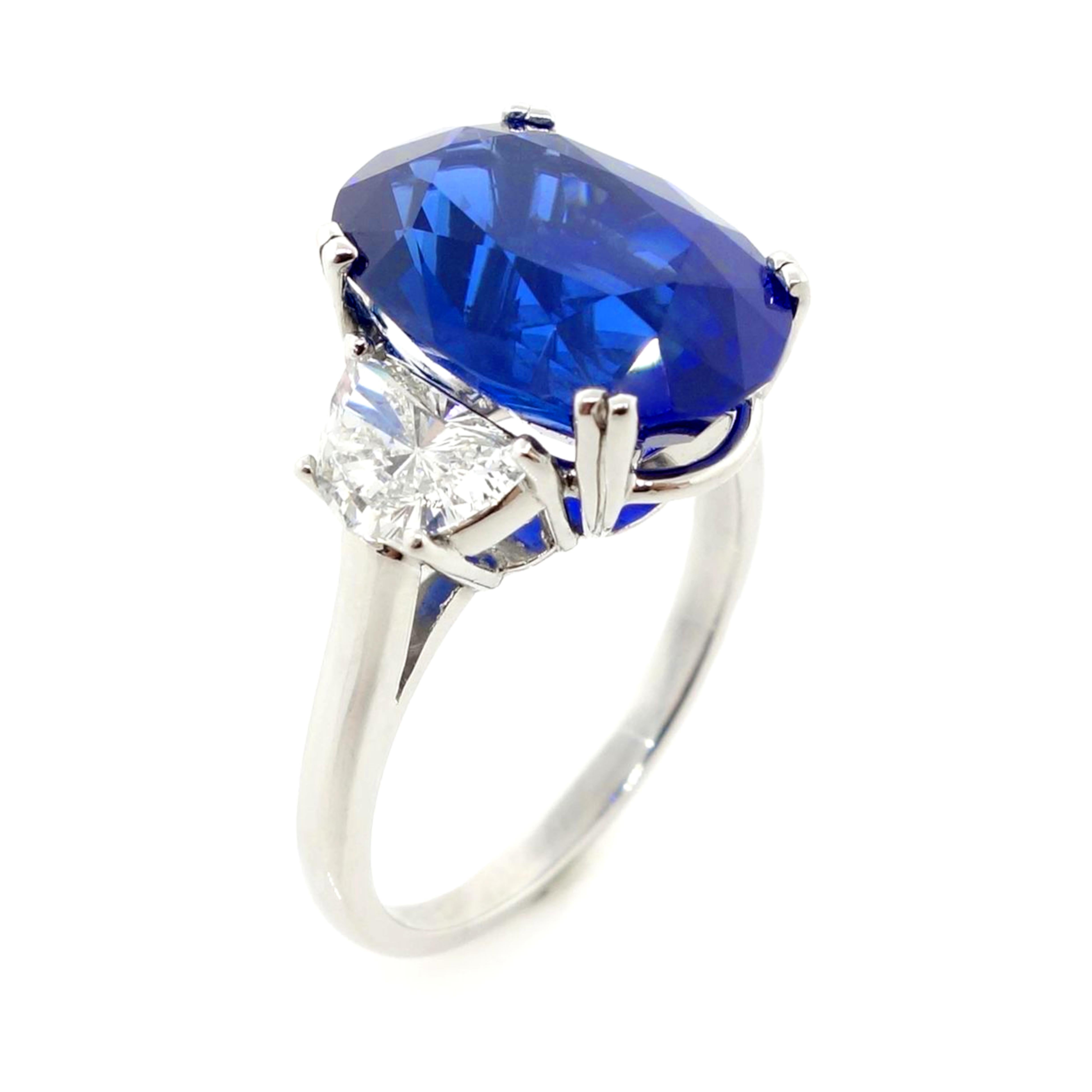 Oval Cut GIA Certified 13 Carat No Heat Ceylon Sapphire Blue Sapphire Ring For Sale