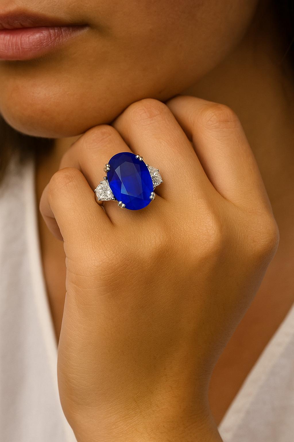 Femenino o masculino Anillo de zafiro azul de Ceilán de 13 quilates sin calor certificado por GIA en venta