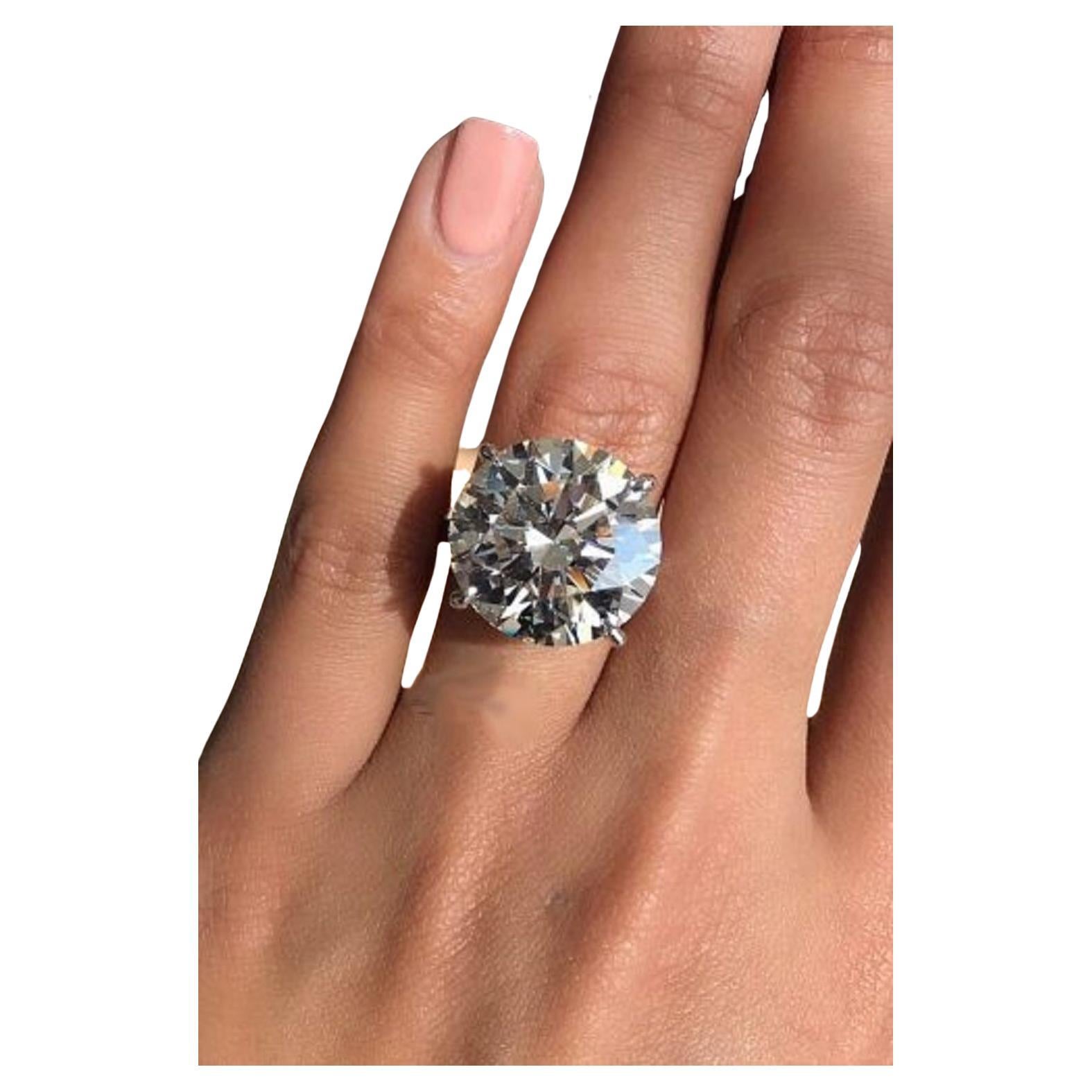 Platinring mit GIA-zertifiziertem 13 Karat Diamant im runden Brillantschliff