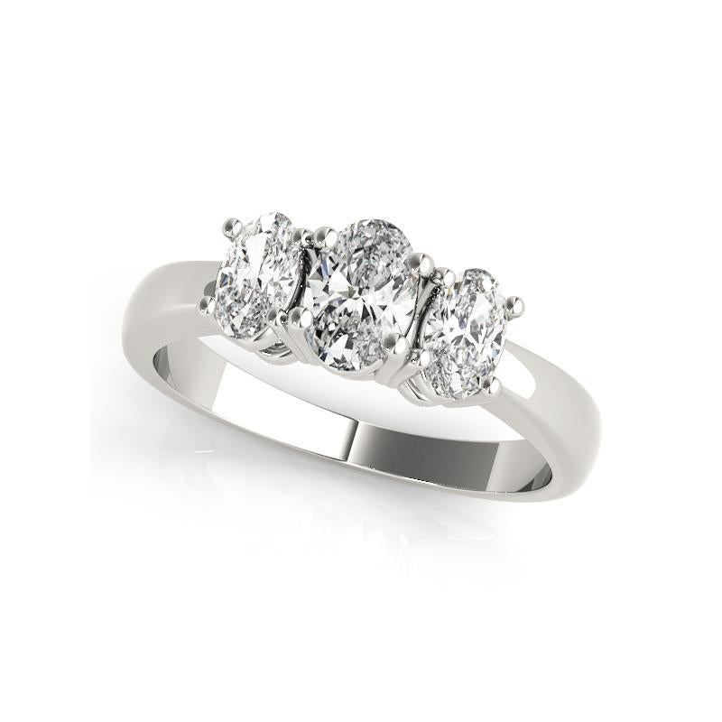 Taille ovale Bague à trois pierres ovales en or blanc 18 carats, certifiée GIA, de 1,3 carat en vente