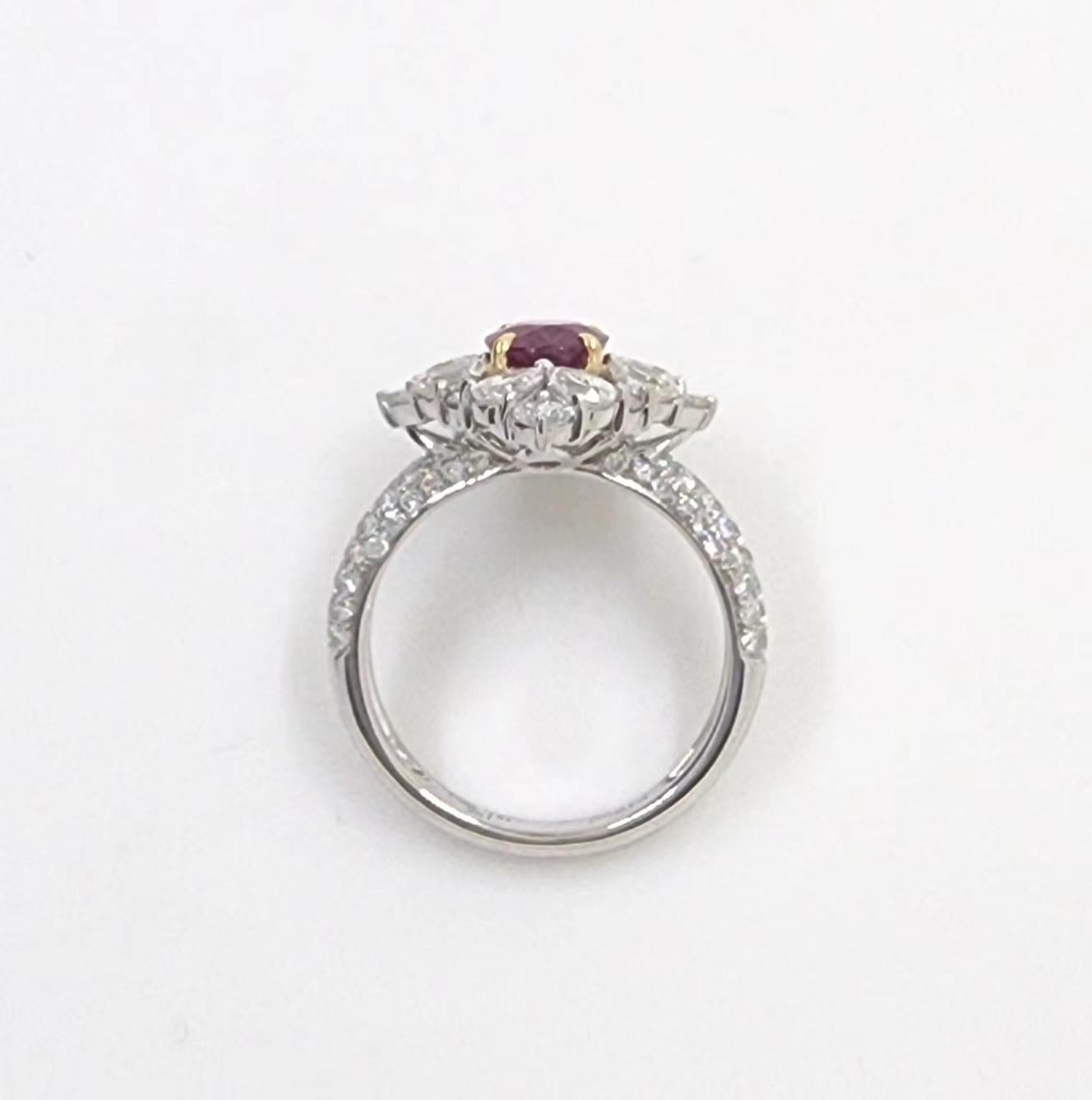 Anillo de diamantes rubí de Birmania en platino de 1,30 quilates certificado por el GIA en venta 1