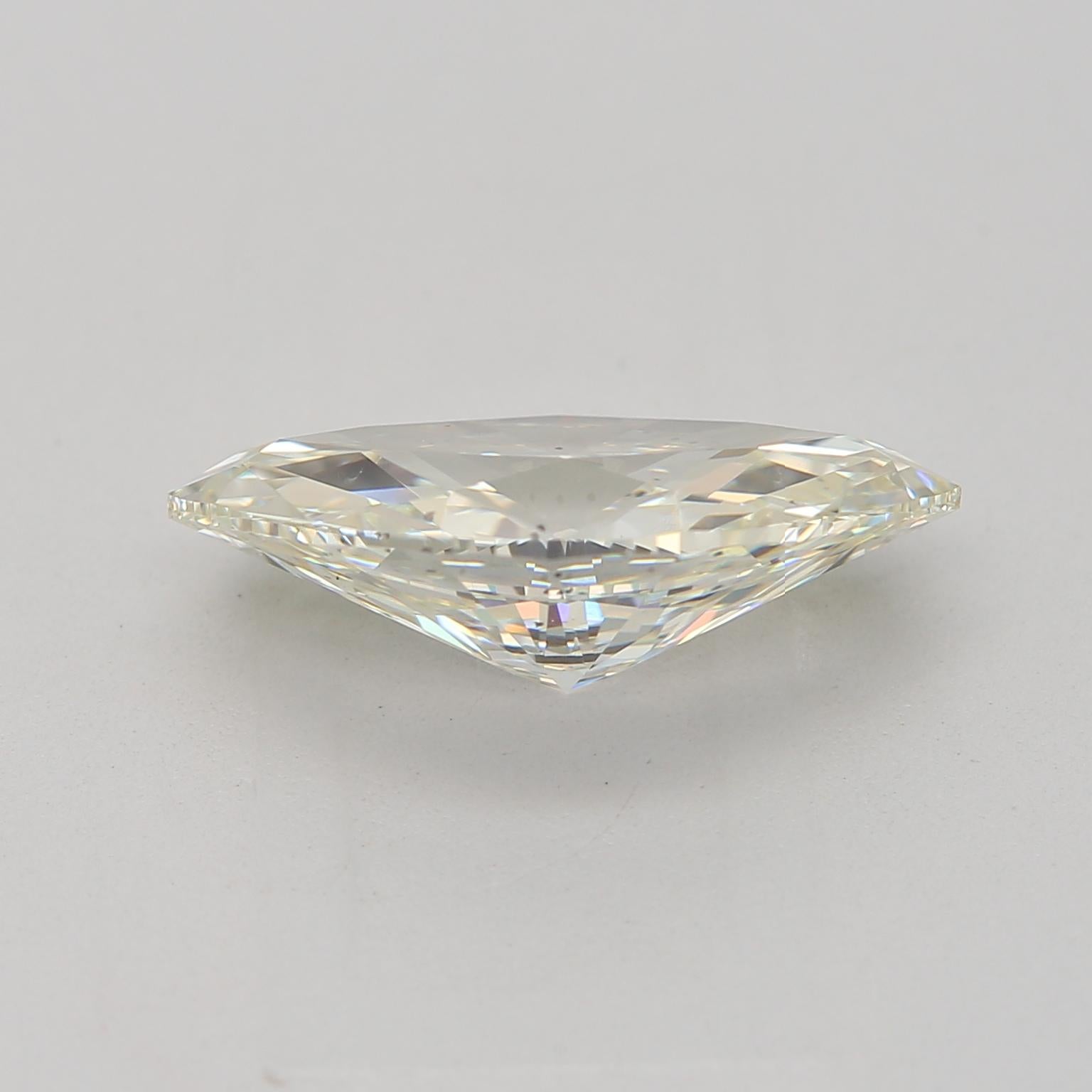 GIA Certified 1.30 Carat Fancy Light Yellow Green Si2 Clarity Diamond In condizioni Nuovo in vendita a บางรัก, TH