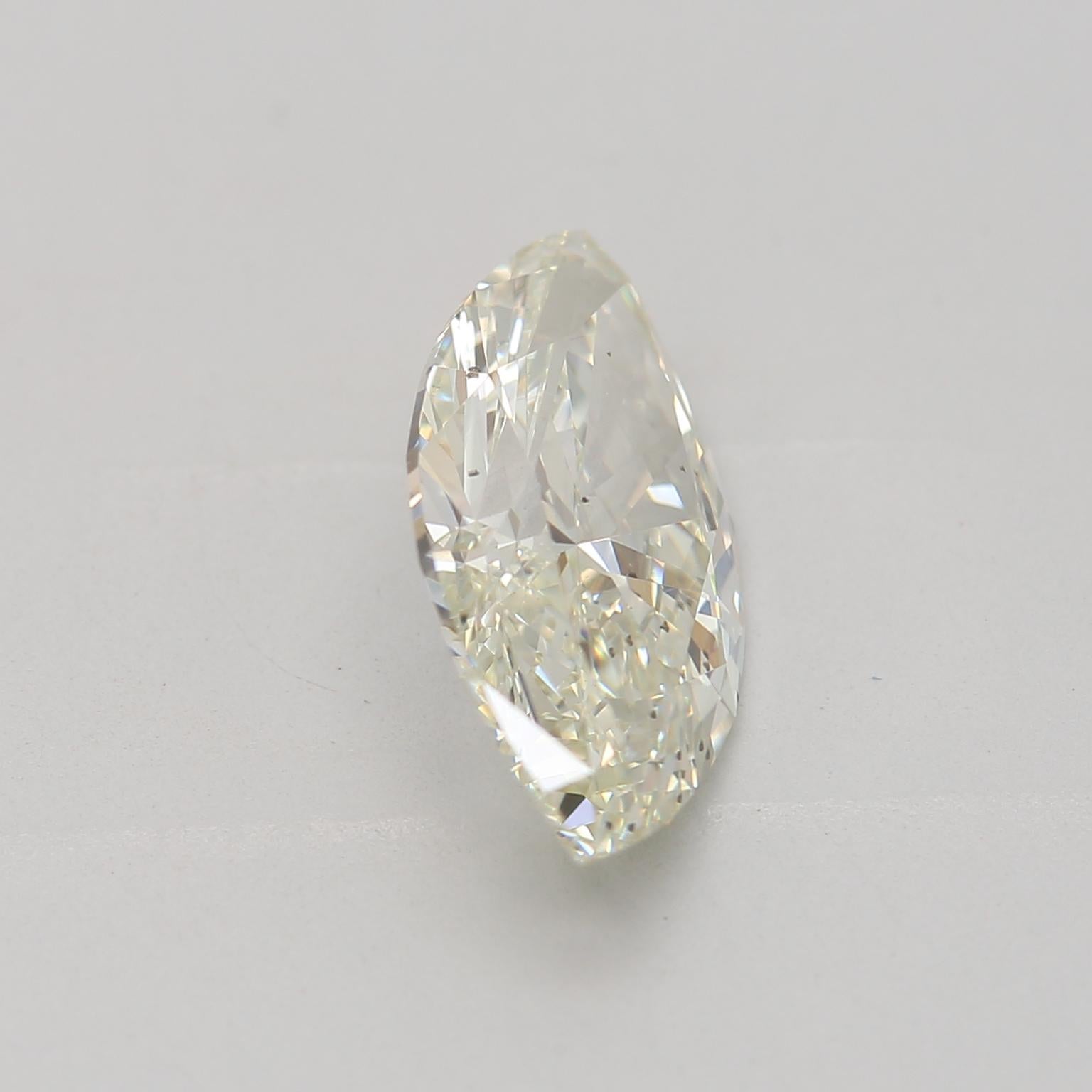 da uomo o donna GIA Certified 1.30 Carat Fancy Light Yellow Green Si2 Clarity Diamond in vendita