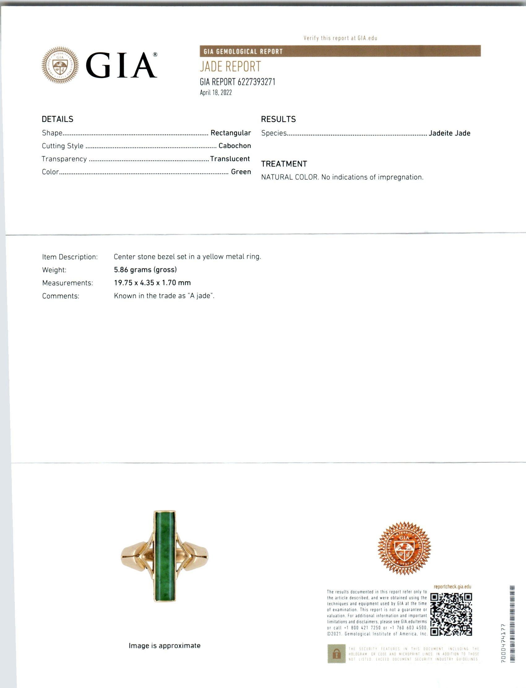 GIA Certified 1.30 Carat Jadeite Jade Cylinder Yellow Gold Ring In Good Condition For Sale In Stamford, CT