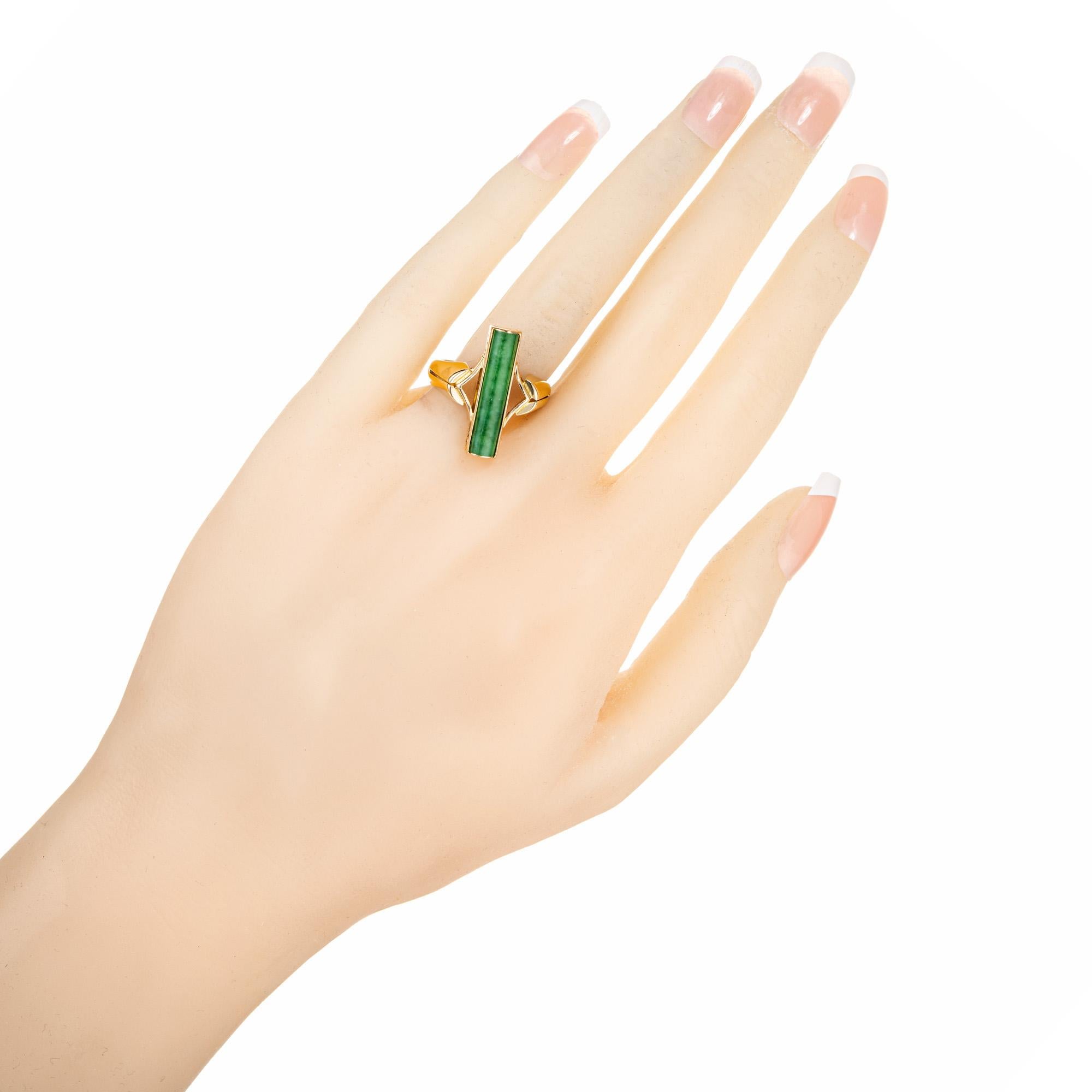 GIA Certified 1.30 Carat Jadeite Jade Cylinder Yellow Gold Ring For Sale 2