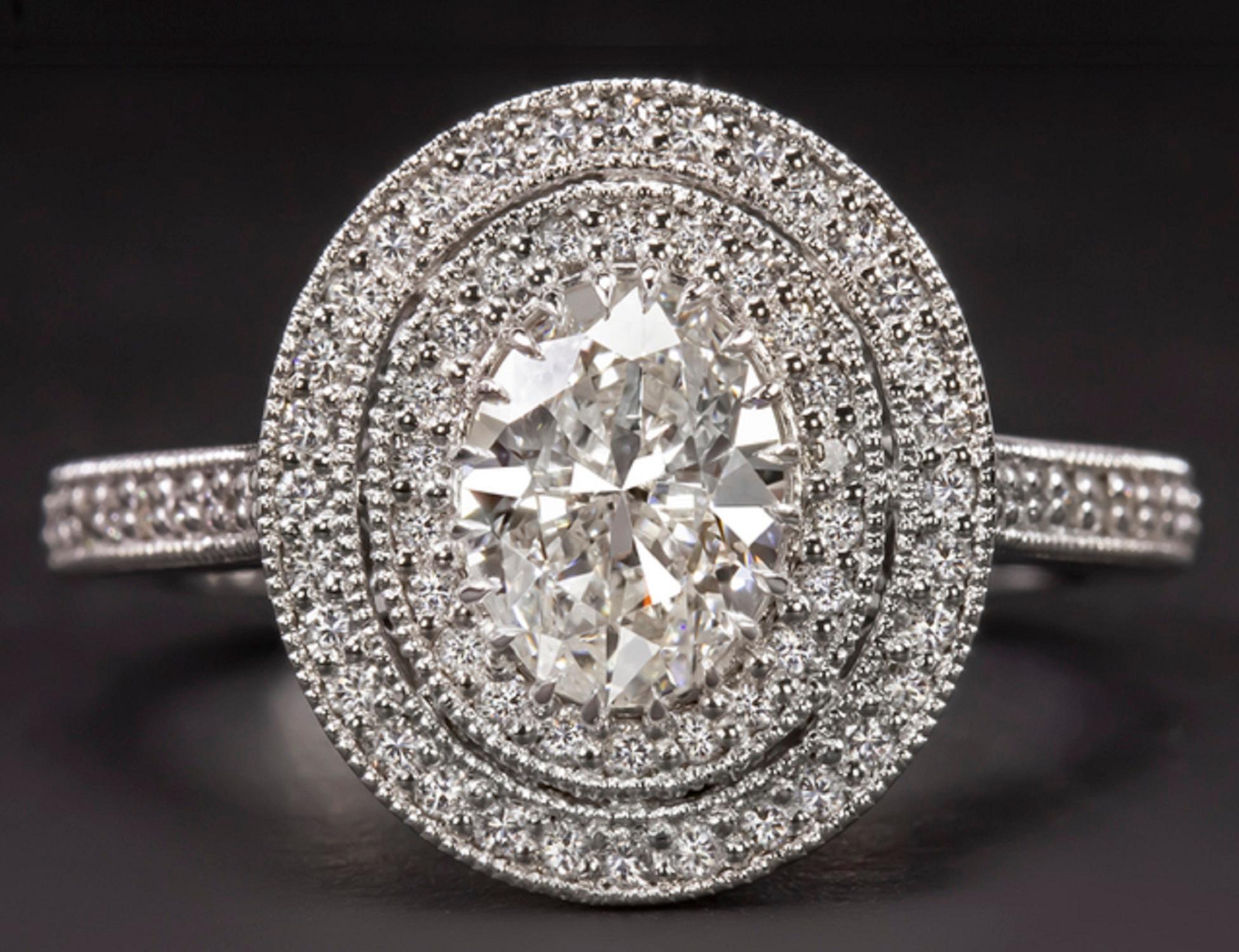 The main stone of this magnificent ring is a 1.00 carat GIA certified oval diamond; the main diamond is surrounded by a 0.30 carat double diamond halo.

The 1-carat central diamond is certified by GIA, it is a grade H in color and SI1 in clarity;