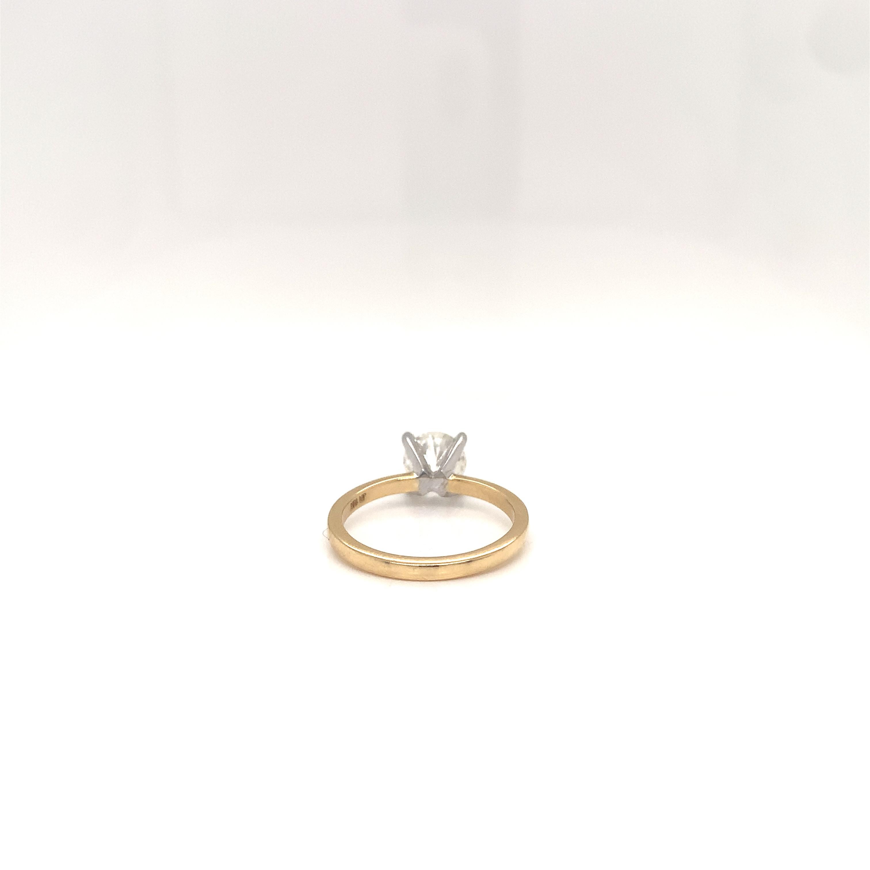 Modernist GIA Certified 1.30 Carat Round Diamond Solitaire 18 Karat Gold Engagement Ring For Sale
