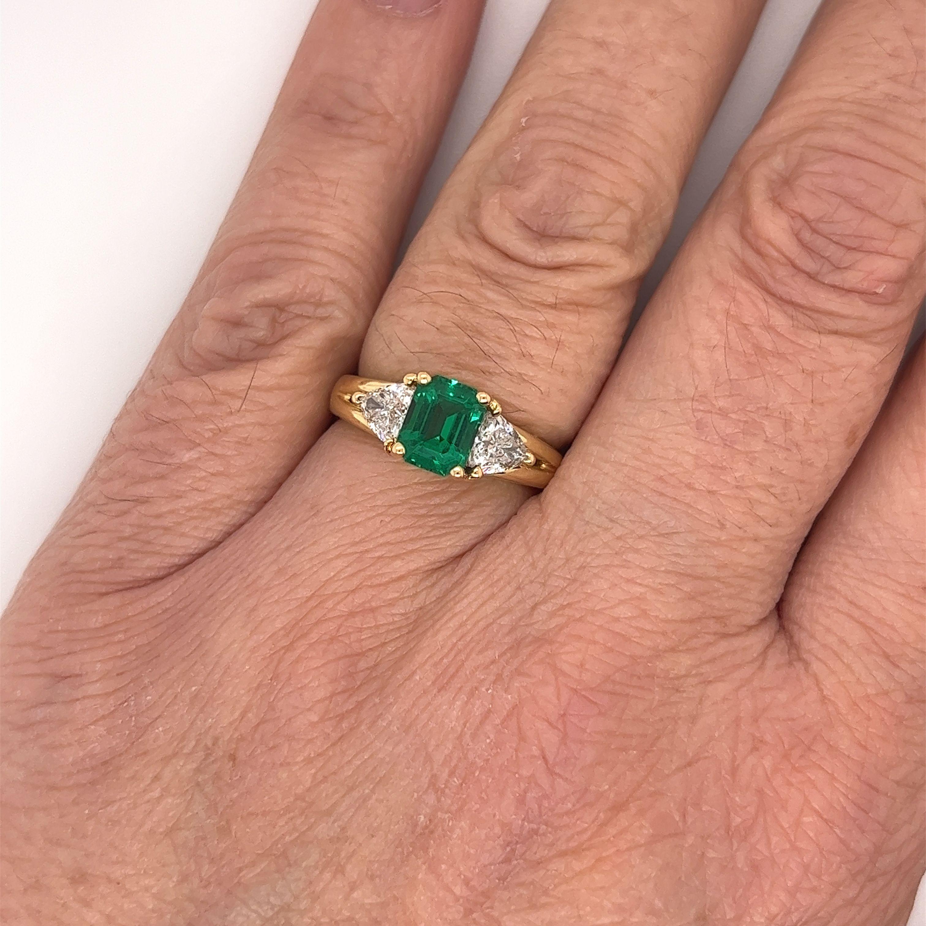 GIA Certified 1.30 Ct Minor Oil Emerald & Trillion Diamond 3-Stone Ring in 18K In New Condition For Sale In Miami, FL