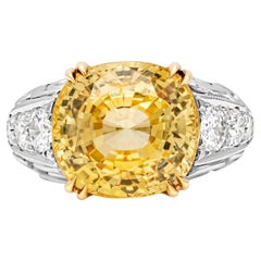 Bague de fantaisie certifiée GIA de 13,01 carats à taille coussin en saphir jaune et diamant