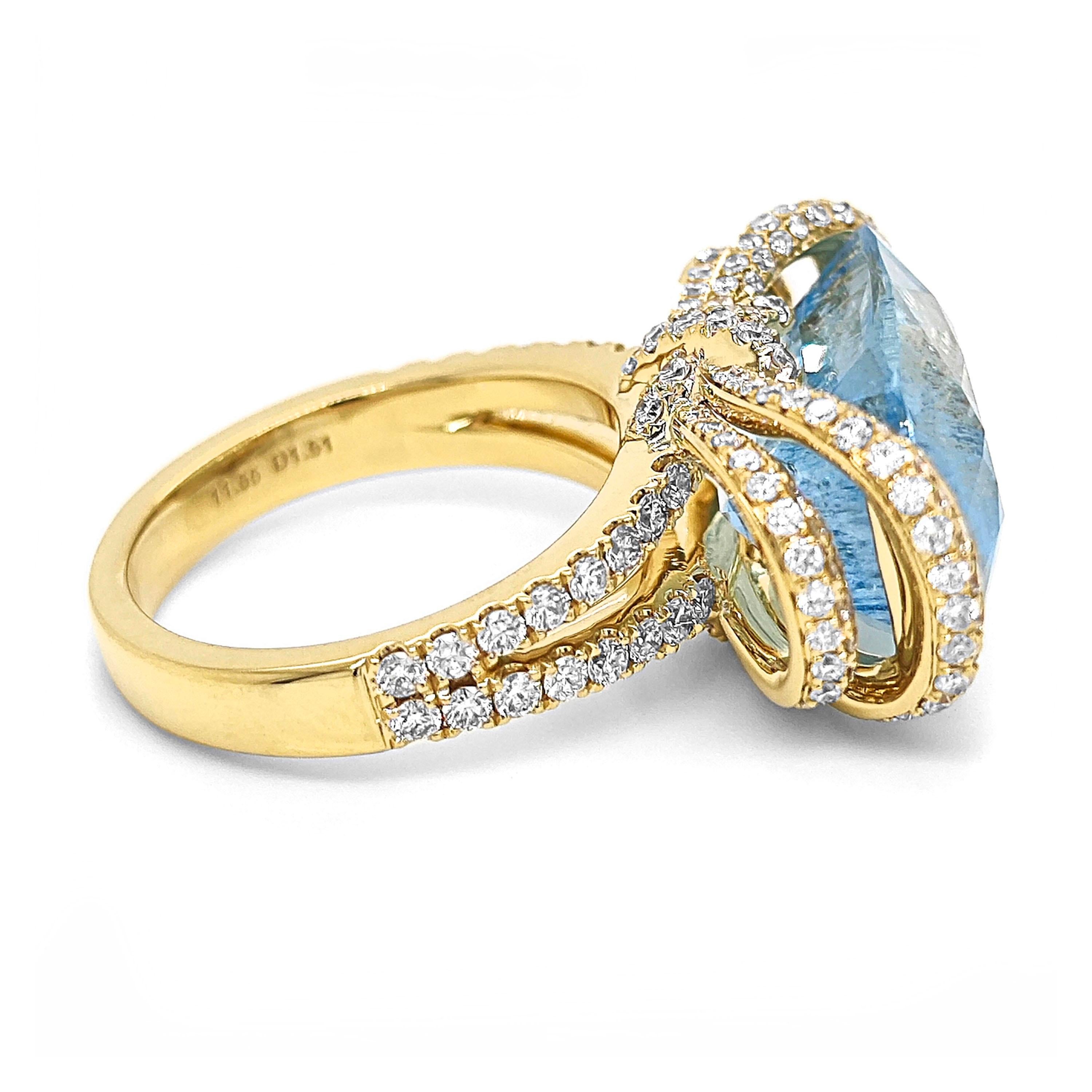 Taille mixte GIA Certified 13.06 Carat Aquamarine and White Diamond Yellow Gold Ring en vente