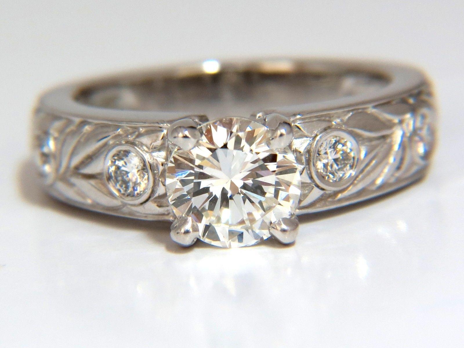 GIA-zertifiziert 1,30ct. Rund geschliffener Diamantring G/VVS-1 Platin klassischer & Kranz im Angebot 1