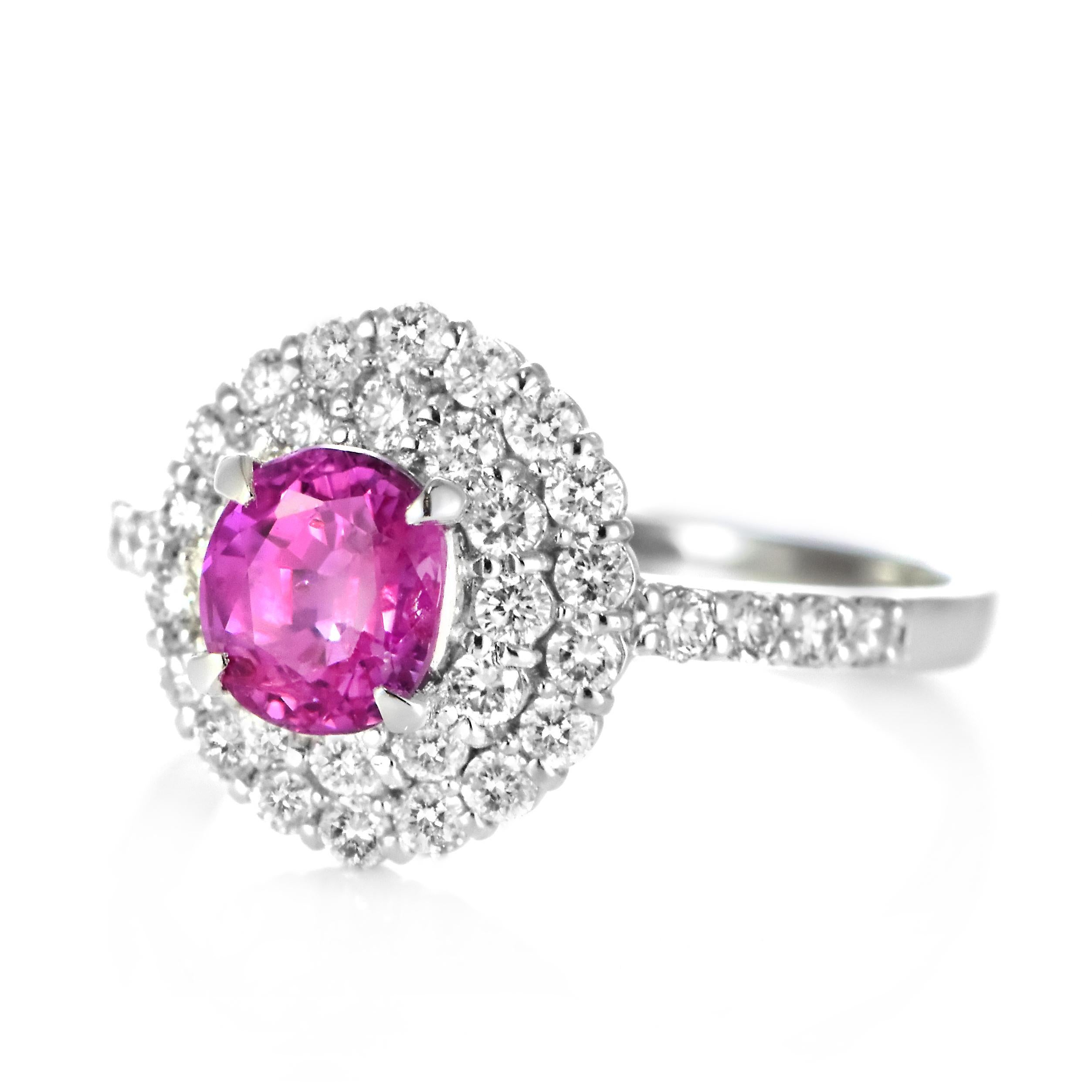 Anillo de zafiro rosa natural sin calor certificado por GIA de 1,31 quilates hecho en platino Moderno en venta