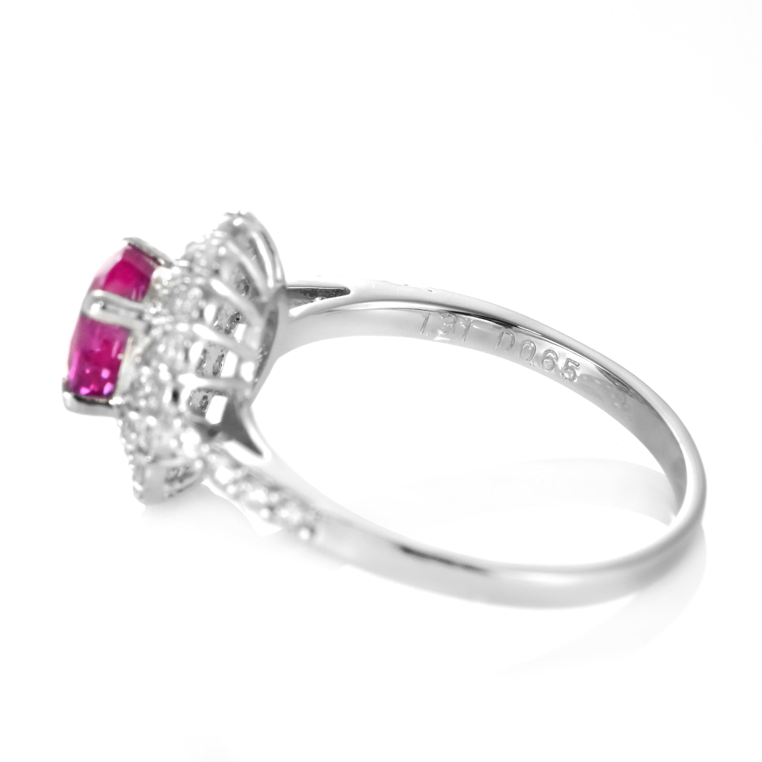 Anillo de zafiro rosa natural sin calor certificado por GIA de 1,31 quilates hecho en platino en venta 2