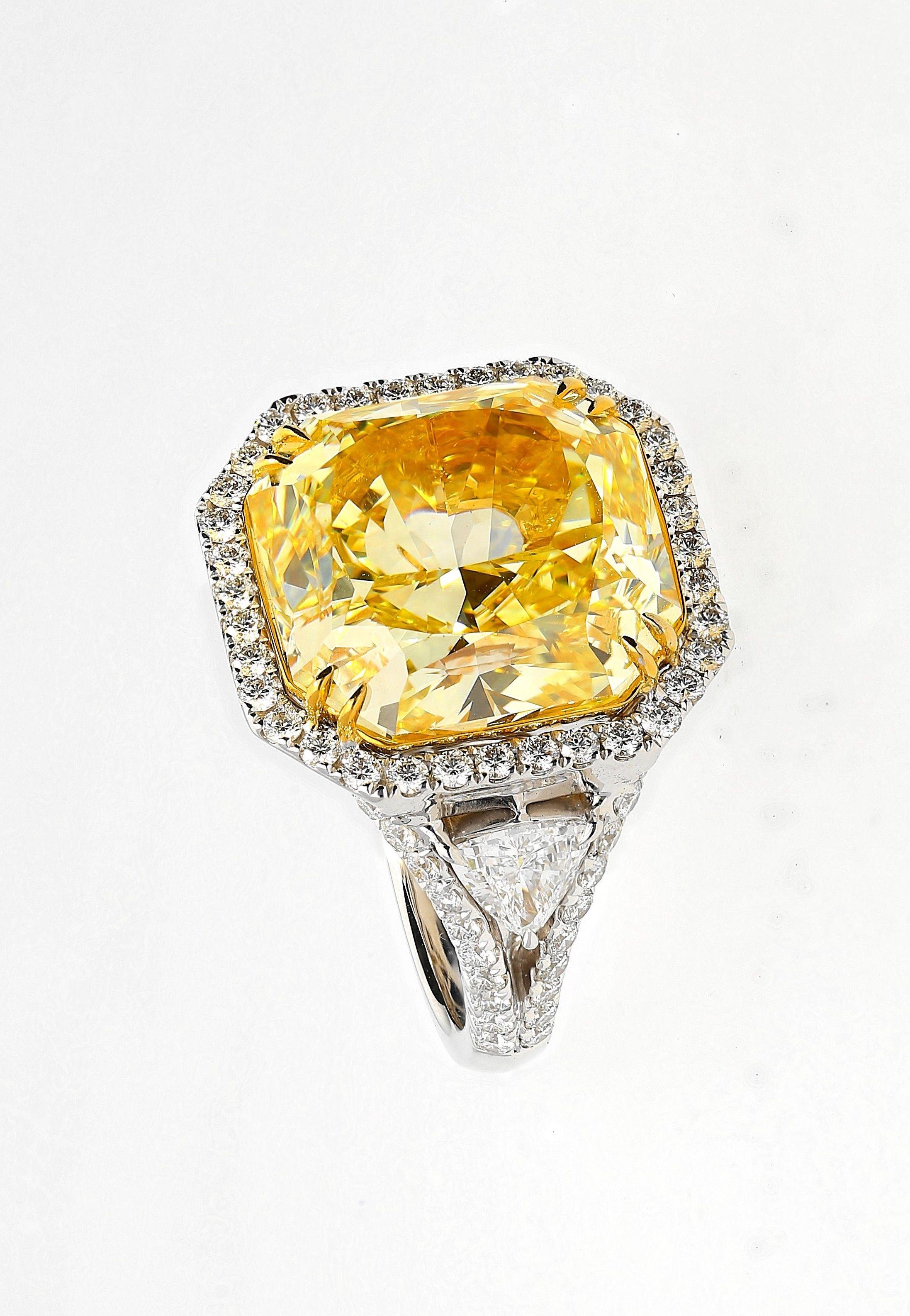 GIA-zertifizierter 13,14 Karat intensiv gelber Fancy-Diamantring „VVS1“ mit Reinheit (Radiantschliff) im Angebot