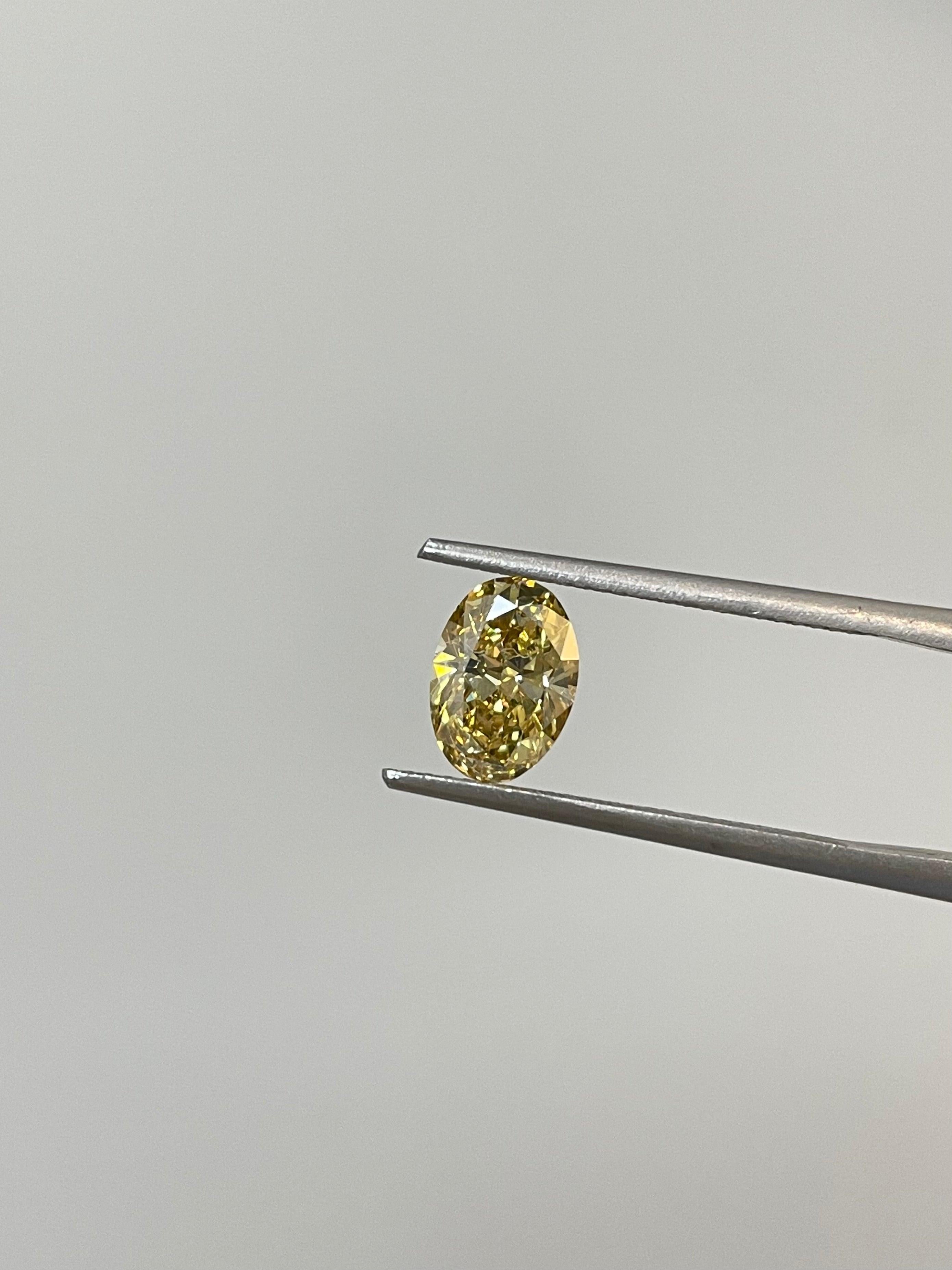Taille ovale Diamant de taille ovale de 1,31 carat de couleur jaune brunâtre fantaisie VVS1 certifié GIA en vente