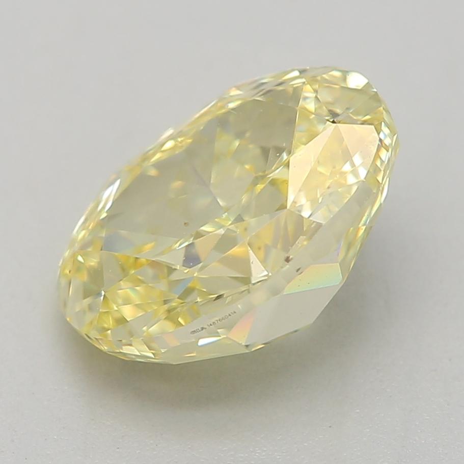 Taille ovale Diamant jaune intense de 1,32 carat de pureté VS2 certifié par le GIA en vente
