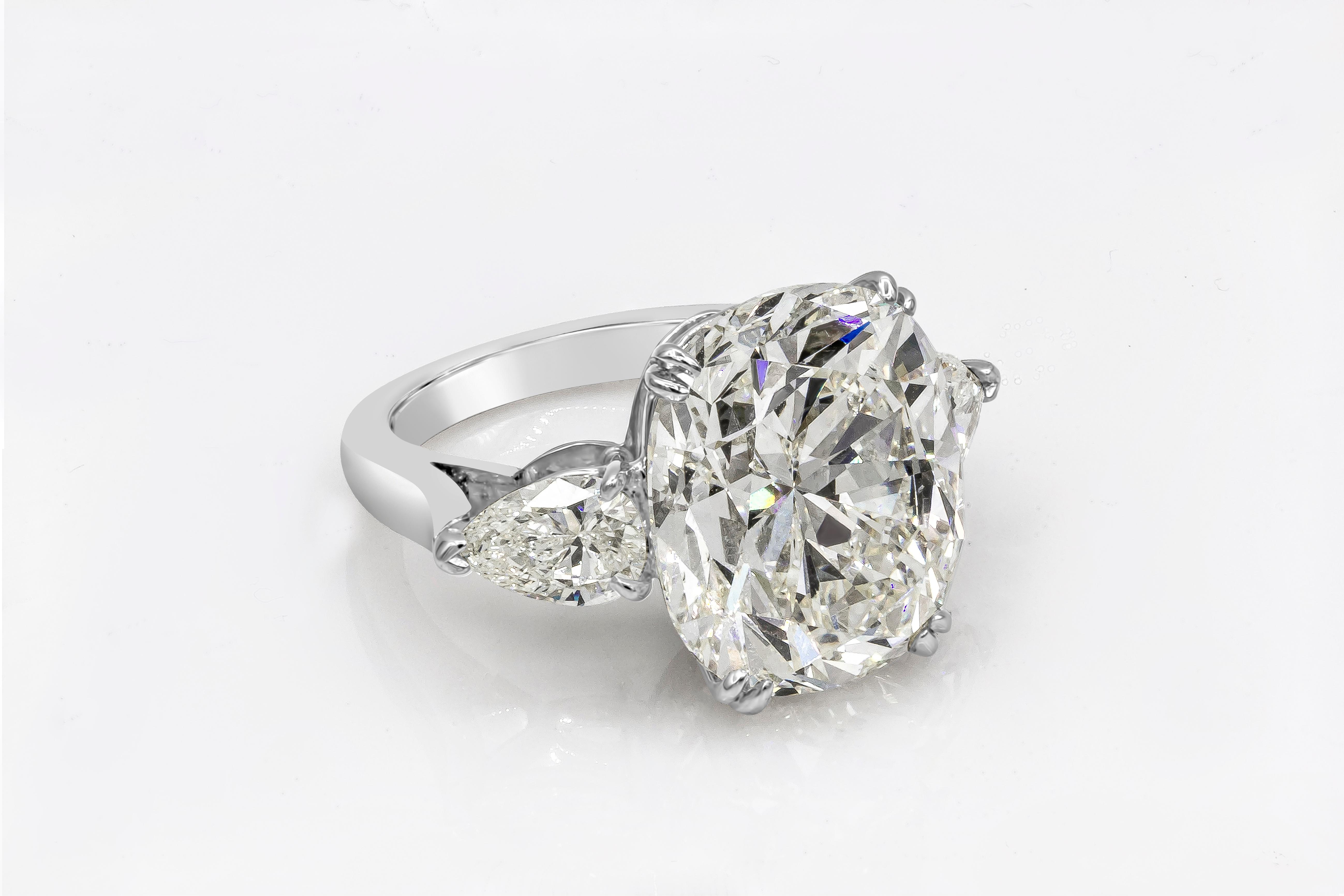 Roman Malakov GIA Certified 13.23 Carat Cushion Cut Diamond Three-Stone Ring In New Condition For Sale In New York, NY