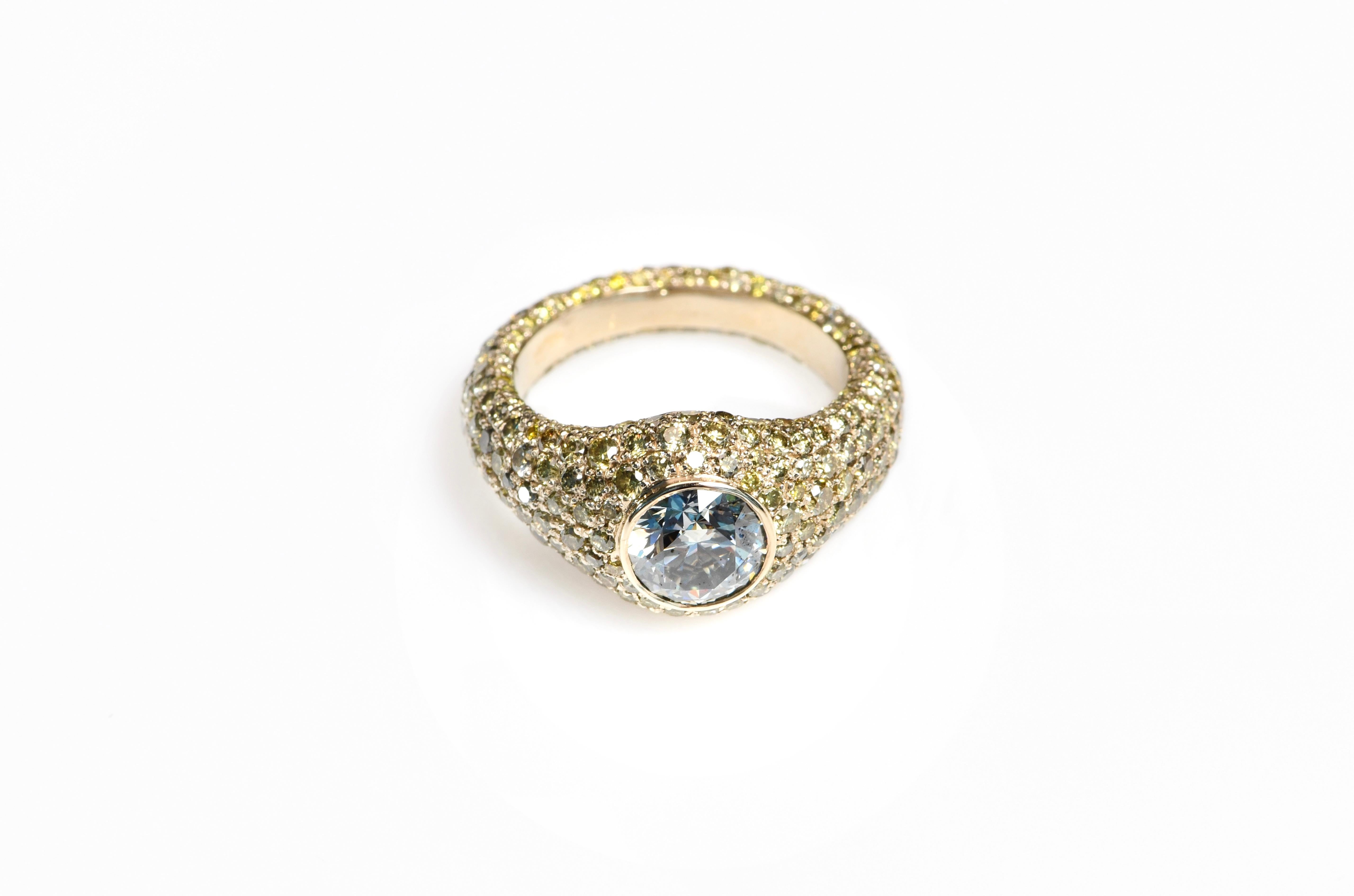 Contemporaneo Diamante Fancy Dark Gray certificato GIA da 1,32ct con gambo in oro bianco 18k in vendita