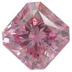 Diamante certificado por el GIA de 1,33 quilates de color rosa intenso fantasía púrpura con claridad I1