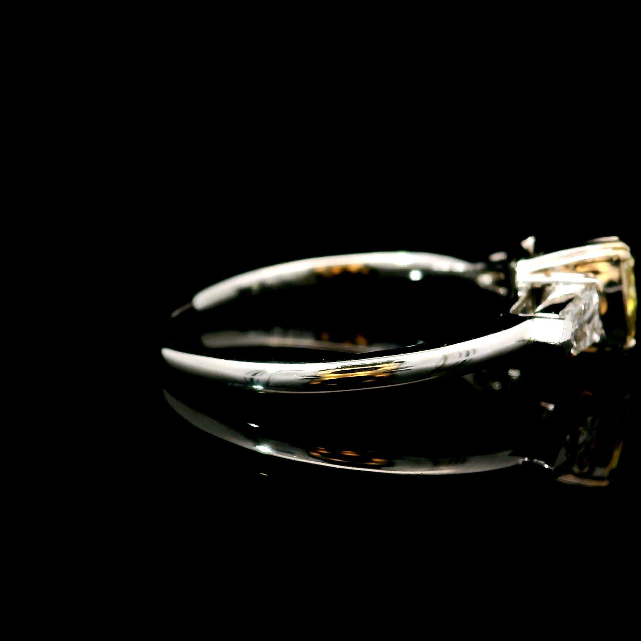 GIA Certified 1.33 Carat Fancy Light Yellow VS1 Clarity Diamond Ring For Sale 2