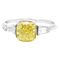 Anello con diamante certificato GIA da 1,33 carati di colore giallo chiaro VS1 di chiarezza