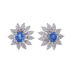 Orecchini con zaffiro blu del Kashmir e diamanti da 1,34 carati certificati GIA in 18k WG