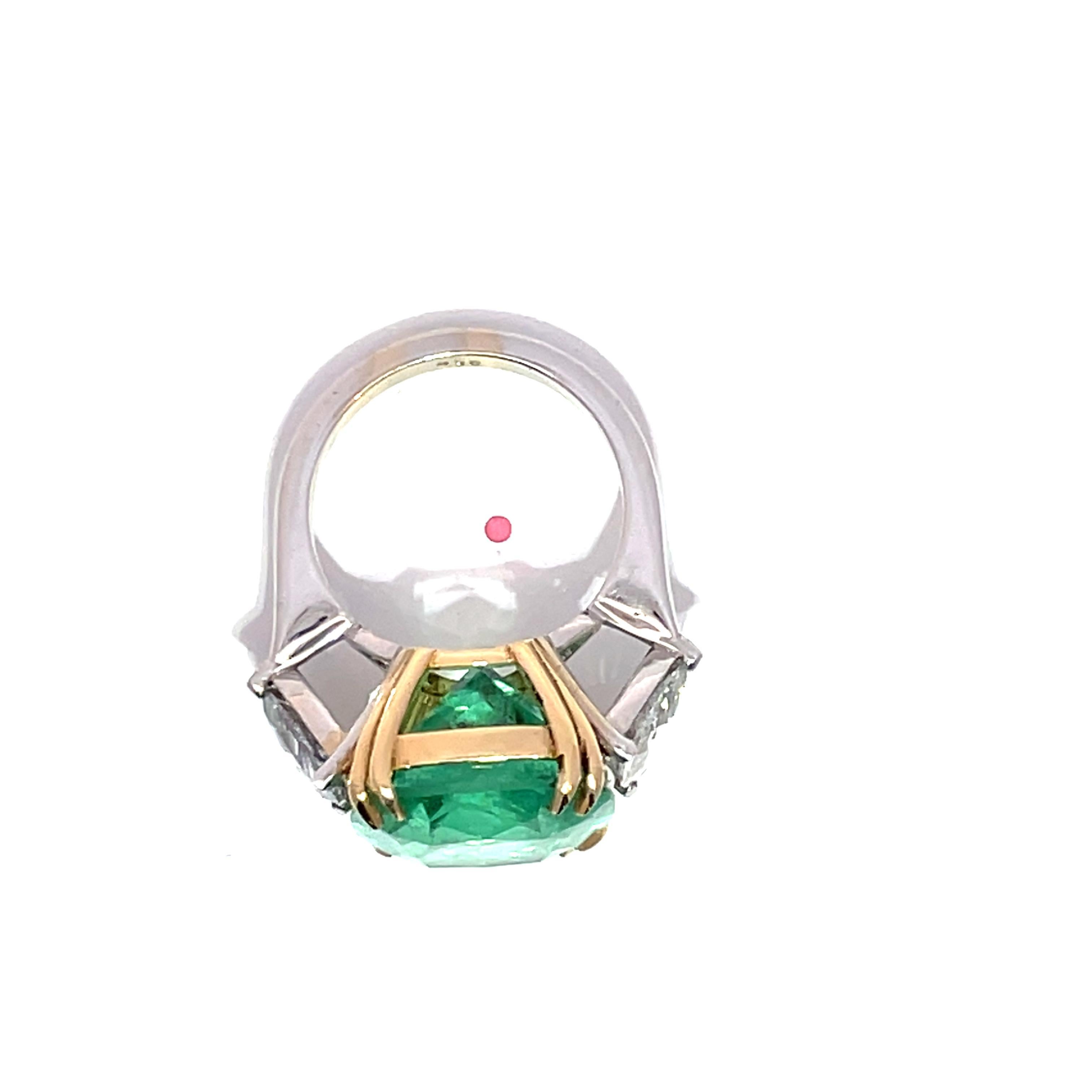 GIA Certified 13.42ct Columbian Emerald & Rose cut 1.71ct Trillion Diamond Ring For Sale 5