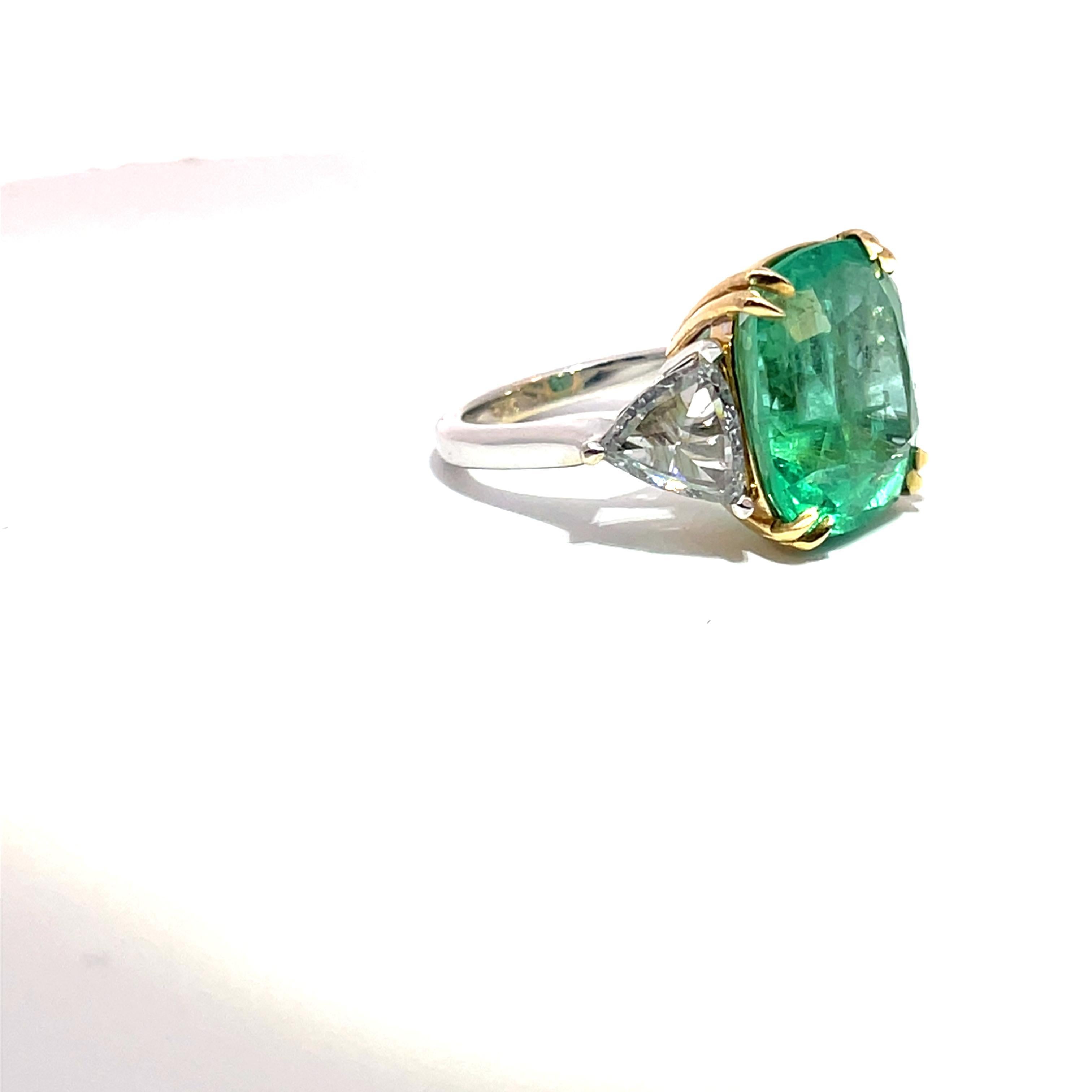GIA Certified 13.42ct Columbian Emerald & Rose cut 1.71ct Trillion Diamond Ring For Sale 7